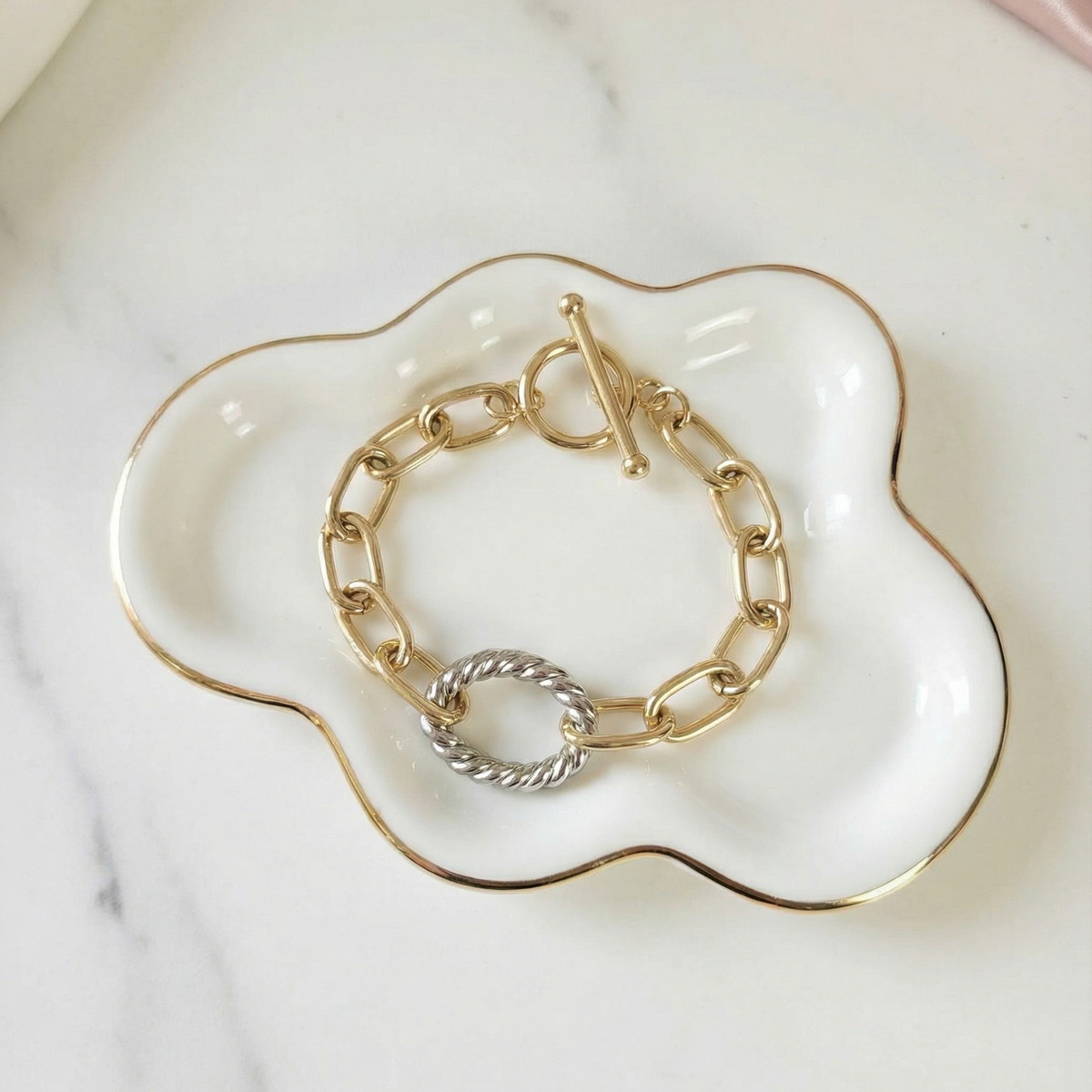 Geometric two tone bracelet, Circular double tone bracelet, Double tone vintage bracelet, constellation bracelet, Vintage bracelet, double tone jewelry, Water resistance Bracelet, Mesh silver bracelet, Vintage Jewelry, 
Cuban Bracelet, Vintage Bracelet, Paper Link Bracelet, Minimalist Jewelry, Minimalist Gift for her, religious gift, waterproof bracelet, Water resistant bracelet, Minimalist Gift

Minimalist Bracelet

Minimaliist Jewelry

Luxy Envy Jewelry

Luxy Envy Bracelets

Luxy Envy Bracelet