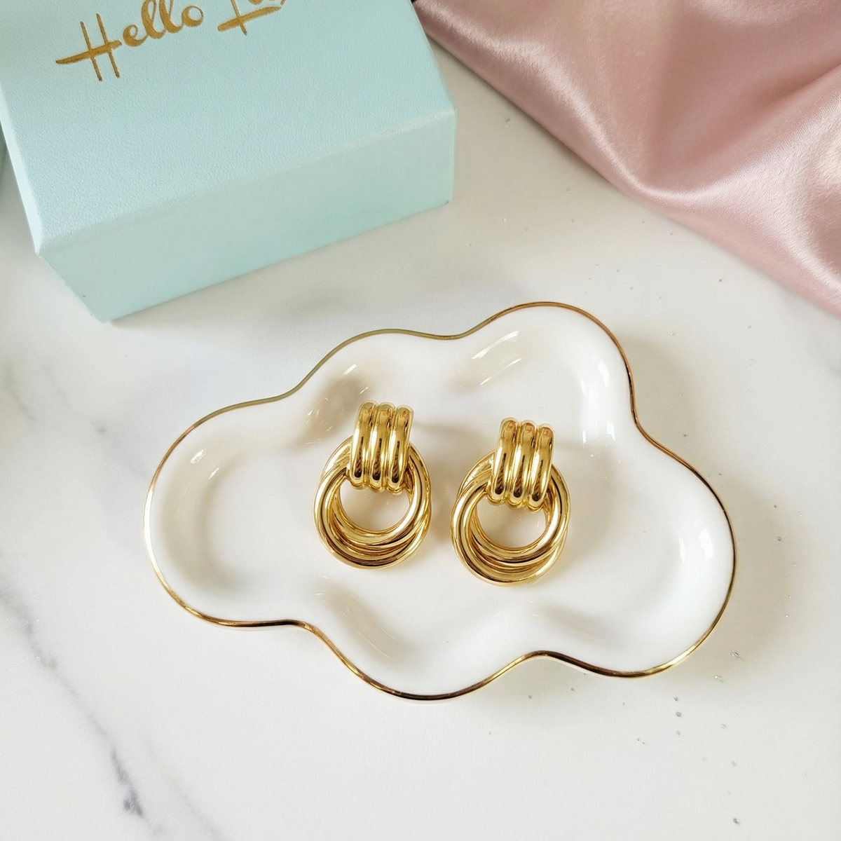 Geometric Earrings, Geometric Gold Earrings, Ex bold earrings, geometric bold earrings, 18k Gold Plated, Vintage Earrings, Geometric lightweight earrings, Hypoallergenic Earrings, Waterproof Earrings, water resistance jewelry, Vintage Earrings, Bold Earrings, Water Resistant Earrings, Tarnish Free Earrings, Vintage Style, Vintage Earrings, tarnish free jewelry, hypoallergenic jewelry, Gift For Her, Fashion Gift for Her, Doctor Gift for Christmas