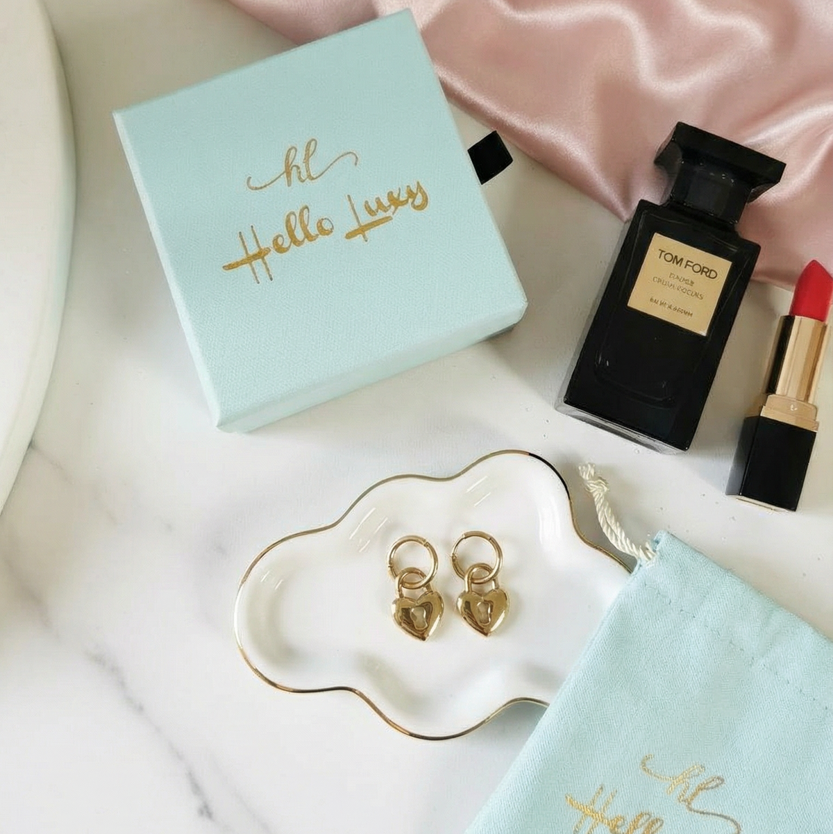 Geometric Earrings, Geometric Gold Earrings, Ex bold earrings, geometric bold earrings, 18k Gold Plated, Vintage Earrings, Geometric lightweight earrings, Hypoallergenic Earrings, Waterproof Earrings, water resistance jewelry, Vintage Earrings, Bold Earrings, Water Resistant Earrings, Tarnish Free Earrings, Vintage Style, Vintage Earrings, tarnish free jewelry, hypoallergenic jewelry, Gift For Her, Fashion Gift for Her, Doctor Gift for Christmas