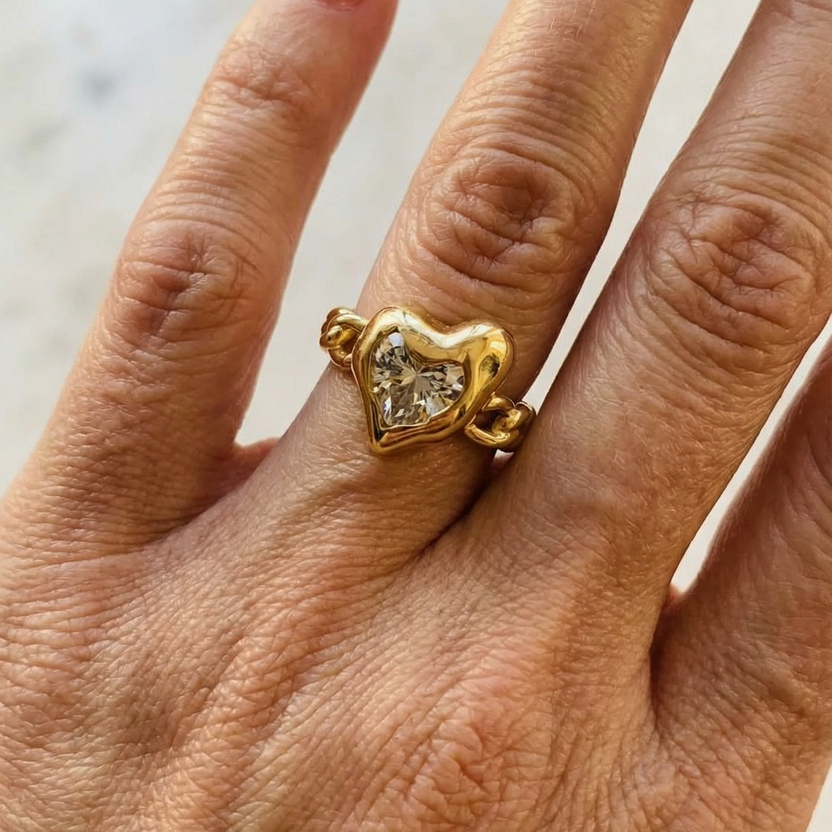 Crystal Heart Gold ring, Gold Lips ring, Gold love ring, heart ring, chunky heart ring, promise ring, bold heart ring, valentine gift, jewelry gift for valentines, love ring, love jewelry, gift for wife, gift for friend, friendship gifts, self love ring, amor propio anillo, anillo de corazon, waterproof ring, waterproof jewelry, timeless jewelry, timeless ring, gift for girlfriend, soulmate ring, elegant ring, classy ring, dainty ring, everyday ring, must have ring, must have jewelry