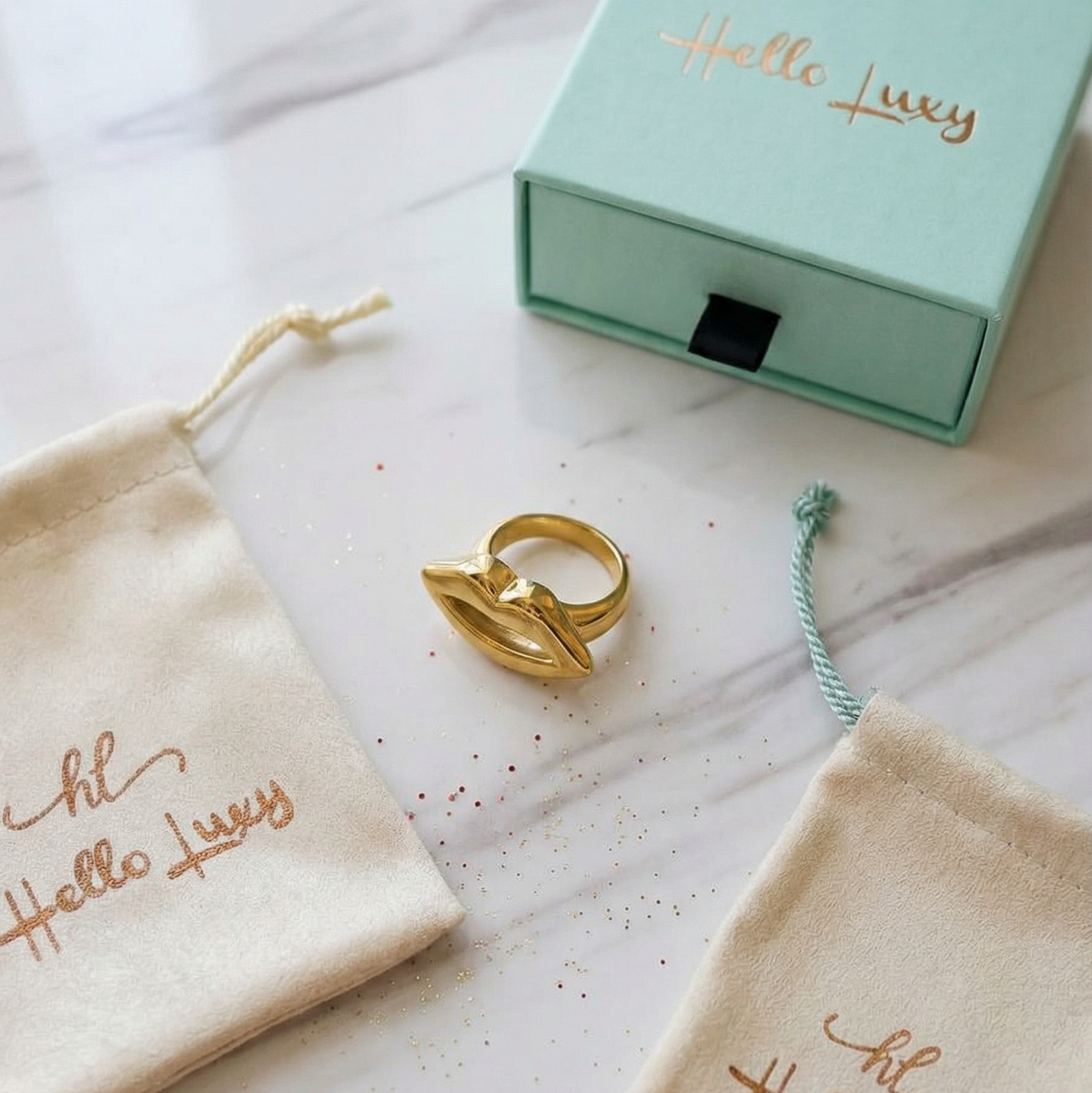 Adjustable Kiss Gold ring, Gold Lips ring, Gold love ring, heart ring, chunky heart ring, promise ring, bold heart ring, valentine gift, jewelry gift for valentines, love ring, love jewelry, gift for wife, gift for friend, friendship gifts, self love ring, amor propio anillo, anillo de corazon, waterproof ring, waterproof jewelry, timeless jewelry, timeless ring, gift for girlfriend, soulmate ring, elegant ring, classy ring, dainty ring, everyday ring, must have ring, must have jewelry