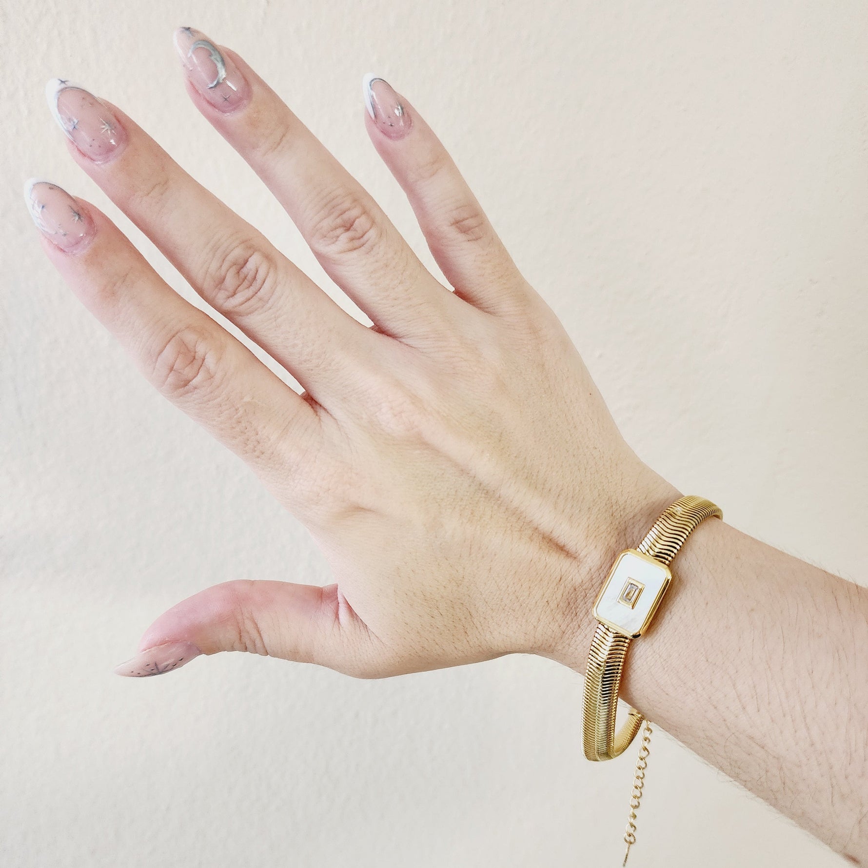 Mother Pearl bracelet, Rectangular mother pearl bracelet, Mother Pearl vintage bracelet, white bracelet, nacar bracelet, Vintage bracelet, double tone jewelry, Water resistance Bracelet, Mesh silver bracelet, Vintage Jewelry, 
Cuban Bracelet, Vintage Bracelet, Paper Link Bracelet, Minimalist Jewelry, Minimalist Gift for her, religious gift, waterproof bracelet, Water resistant bracelet, Minimalist 