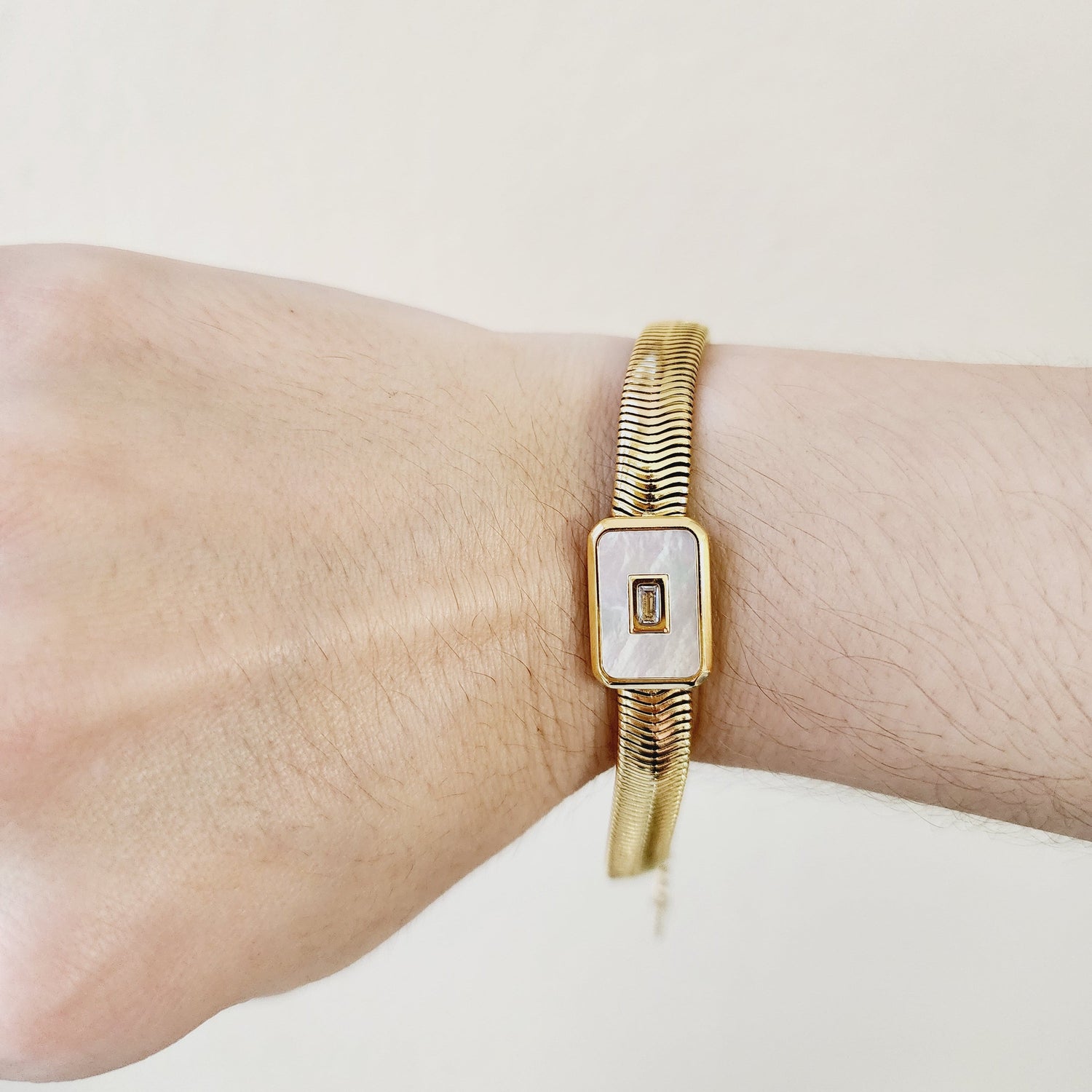 Mother Pearl bracelet, Rectangular mother pearl bracelet, Mother Pearl vintage bracelet, white bracelet, nacar bracelet, Vintage bracelet, double tone jewelry, Water resistance Bracelet, Mesh silver bracelet, Vintage Jewelry, 
Cuban Bracelet, Vintage Bracelet, Paper Link Bracelet, Minimalist Jewelry, Minimalist Gift for her, religious gift, waterproof bracelet, Water resistant bracelet, Minimalist 