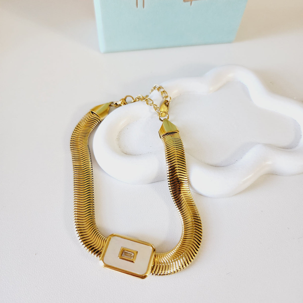 Mother Pearl bracelet, Rectangular mother pearl bracelet, Mother Pearl vintage bracelet, white bracelet, nacar bracelet, Vintage bracelet, double tone jewelry, Water resistance Bracelet, Mesh silver bracelet, Vintage Jewelry, 
Cuban Bracelet, Vintage Bracelet, Paper Link Bracelet, Minimalist Jewelry, Minimalist Gift for her, religious gift, waterproof bracelet, Water resistant bracelet, Minimalist 