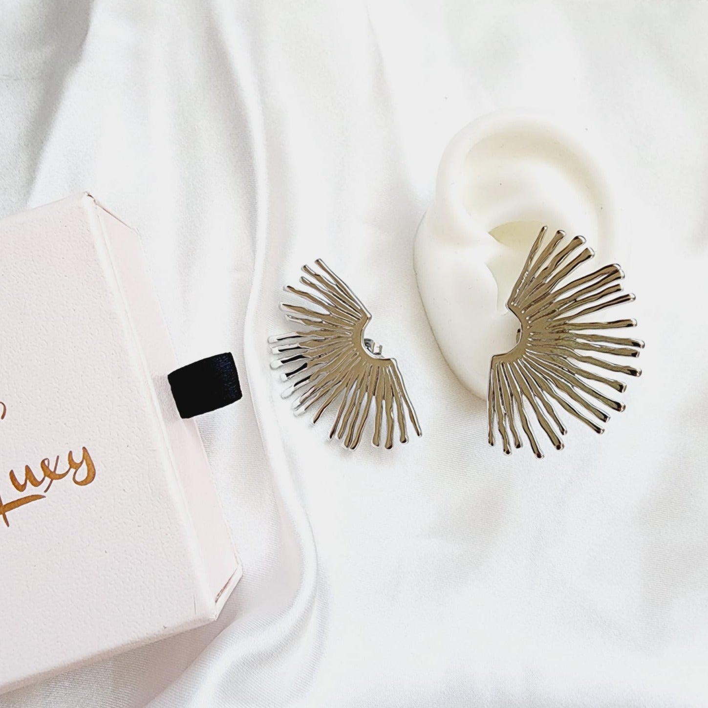 fan earrings, silver earrings, hypoallergenic earrings, fan maxi studs, 18k gold plated earrings, Waterproof earrings, Silver and gold, Durable earrings, Elegant earrings, Timeless design, aesthetic earrings, timeless earrings, Fashion accessories, Stylish jewelry, stylish earrings, Versatile jewelry, Bold Earrings