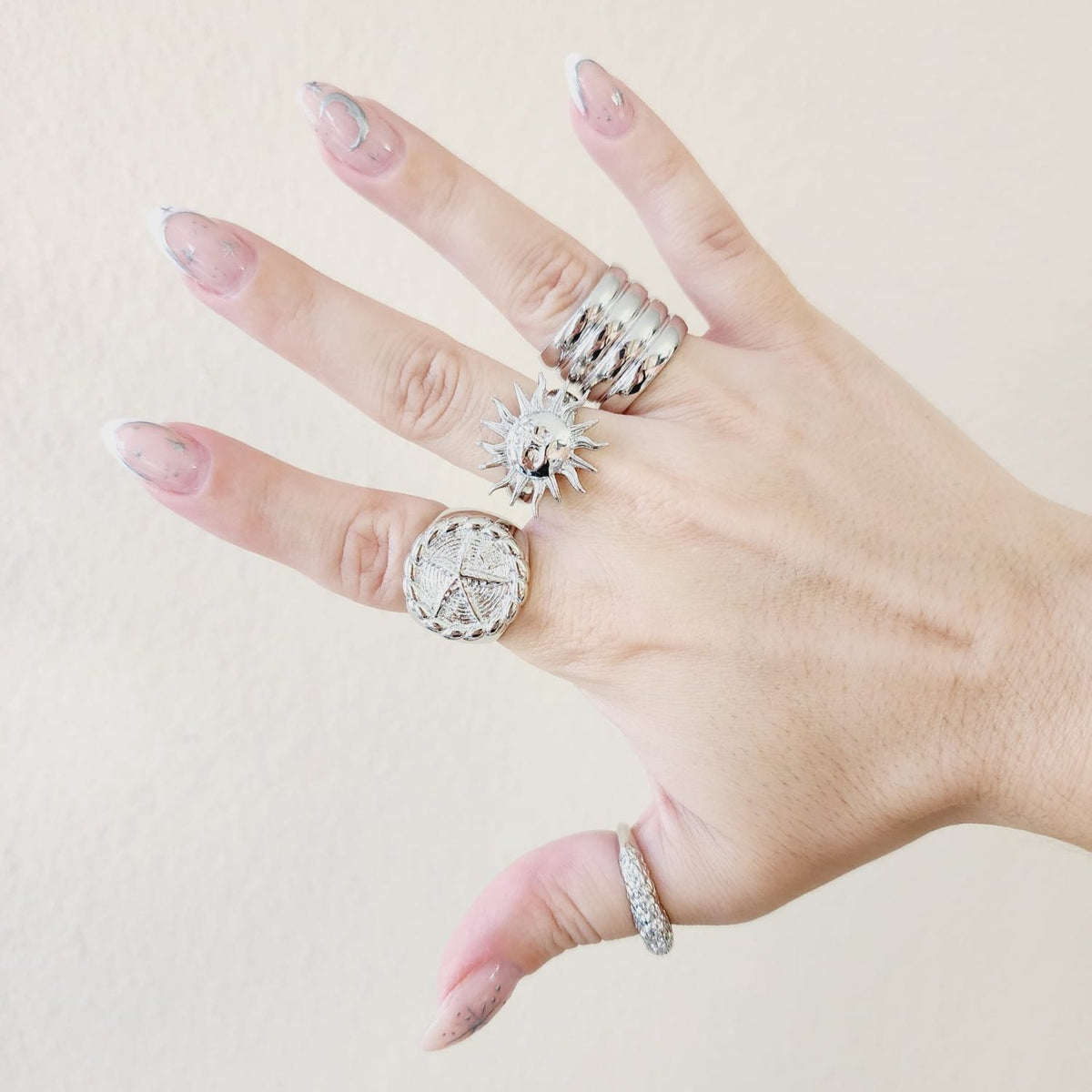 Bold Ring, Chunky Silver Ring, Chunky Golden Ring, chunky gold rings, gold plated rings, womens gold rings, gold stacking rings, gold and silver rings, statement ring, gold plated rings for women, gold plated ring, gold plated rings women, anillos de acero inoxidable para mujer, gold rings size 10, gold and silver ring, size 10 gold rings for women, gold rings for women size 10, Gold Plated Jewelry, tarnish free jewelry, Water Resistant, sweat resistant jewelry, water resistance jewelry, minimalist jewelry,