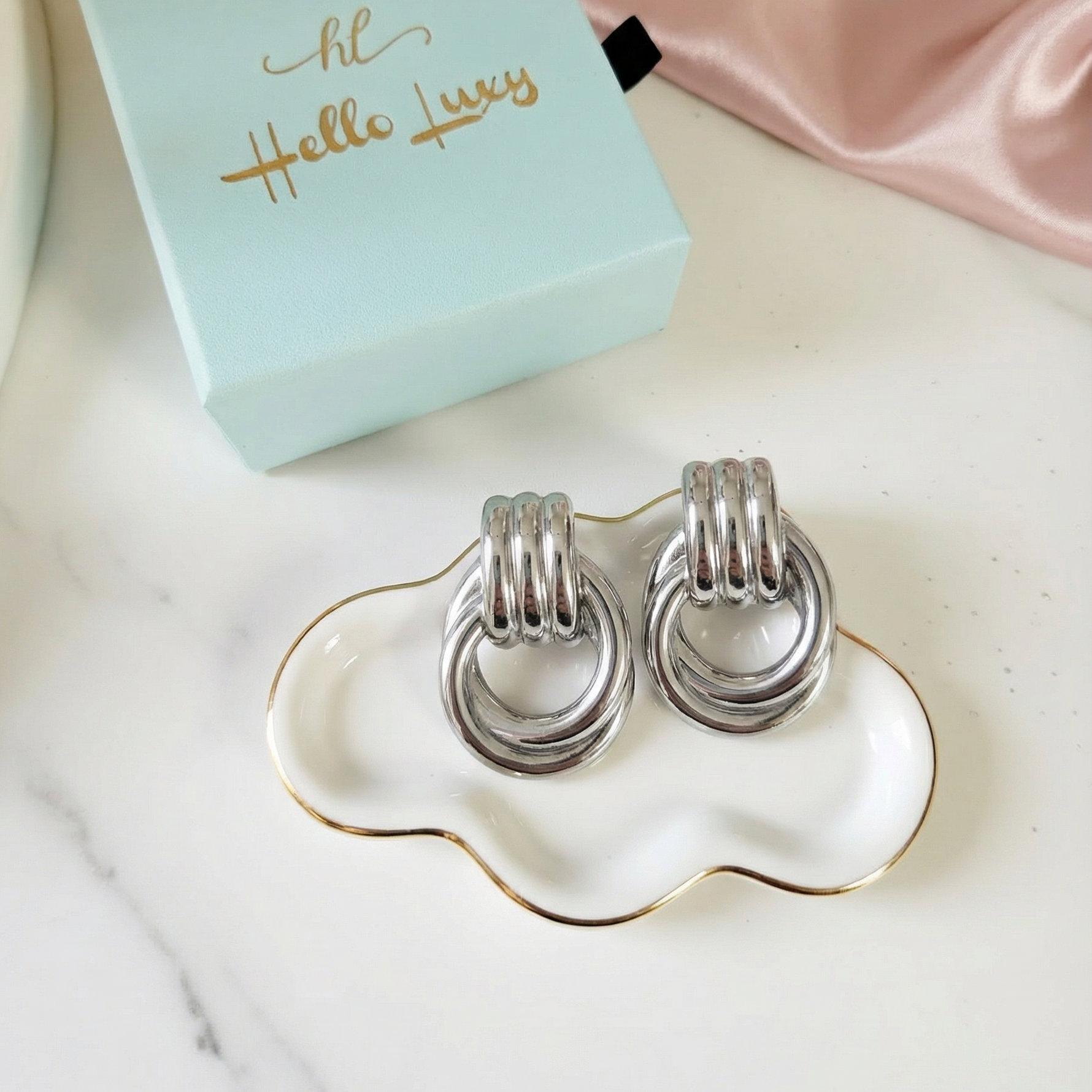 Geometric Earrings, Geometric Gold Earrings, Ex bold earrings, geometric bold earrings, 18k Gold Plated, Vintage Earrings, Geometric lightweight earrings, Hypoallergenic Earrings, Waterproof Earrings, water resistance jewelry, Vintage Earrings, Bold Earrings, Water Resistant Earrings, Tarnish Free Earrings, Vintage Style, Vintage Earrings, tarnish free jewelry, hypoallergenic jewelry, Gift For Her, Fashion Gift for Her, Doctor Gift for Christmas