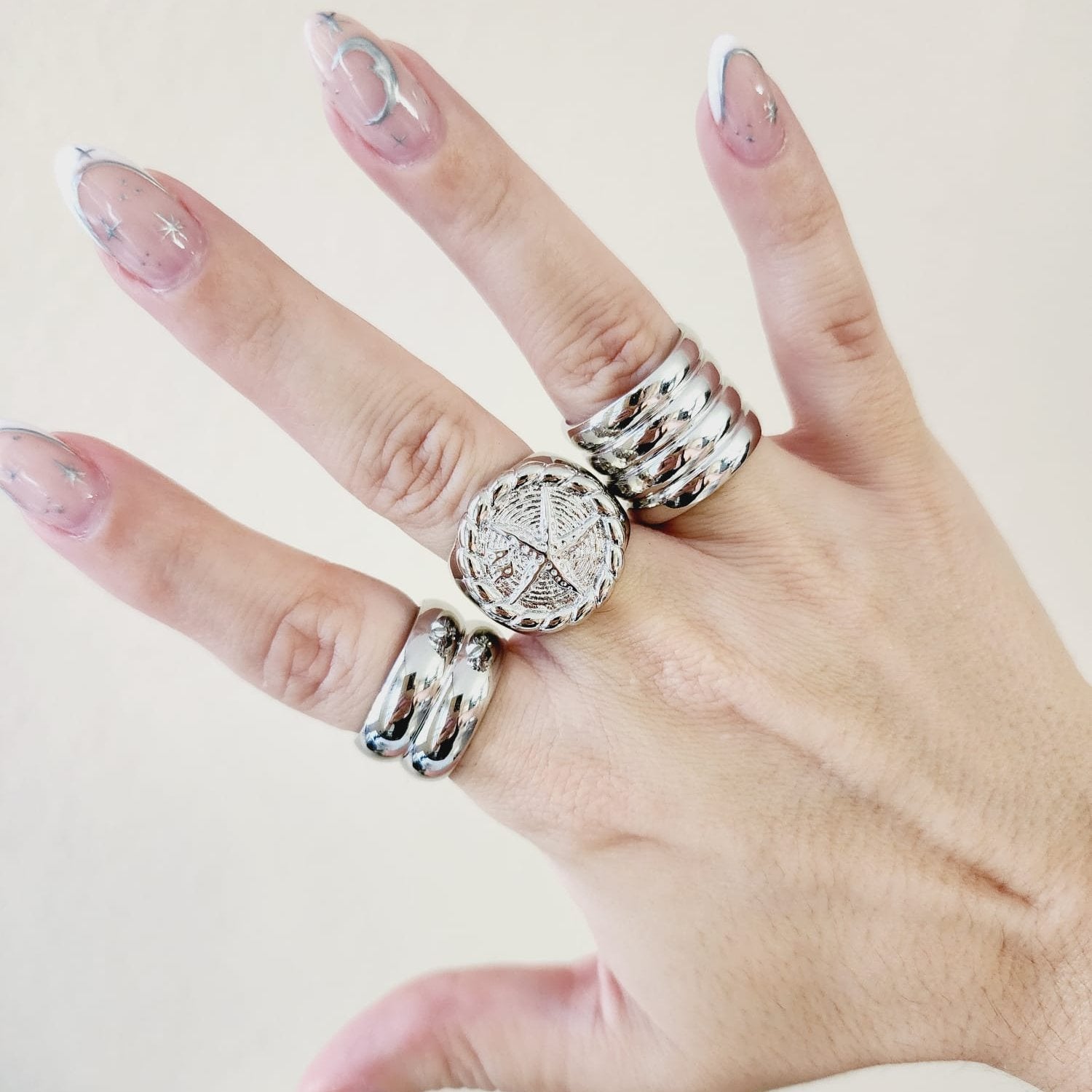 Sun Bold Ring, Sun Chunky Silver Ring, Chunky Golden Ring, chunky gold rings, gold plated rings, womens gold rings, gold stacking rings, gold and silver rings, statement ring, gold plated rings for women, gold plated ring, gold plated rings women, anillos de acero inoxidable para mujer, gold rings size 10, gold and silver ring, size 10 gold rings for women, gold rings for women size 10, Gold Plated Jewelry, tarnish free jewelry, Water Resistant, sweat resistant jewelry, water resistance jewelry, minimalist 