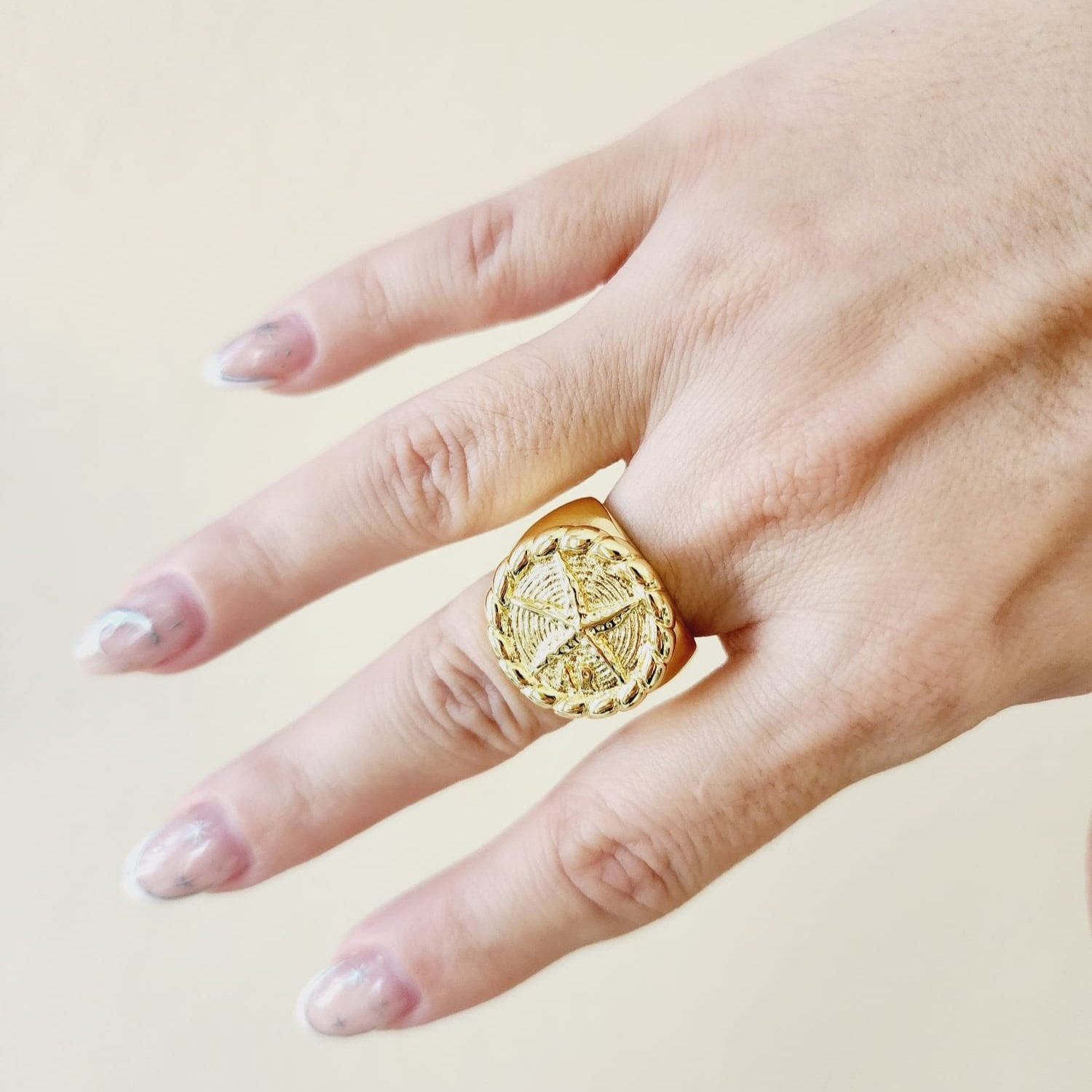 Star Bold Ring, Star Chunky Silver Ring, Chunky Golden Ring, chunky gold rings, gold plated rings, womens gold rings, gold stacking rings, gold and silver rings, statement ring, gold plated rings for women, gold plated ring, gold plated rings women, anillos de acero inoxidable para mujer, gold rings size 10, gold and silver ring, size 10 gold rings for women, gold rings for women size 10, Gold Plated Jewelry, tarnish free jewelry, Water Resistant, sweat resistant jewelry, water resistance jewelry, minimalis