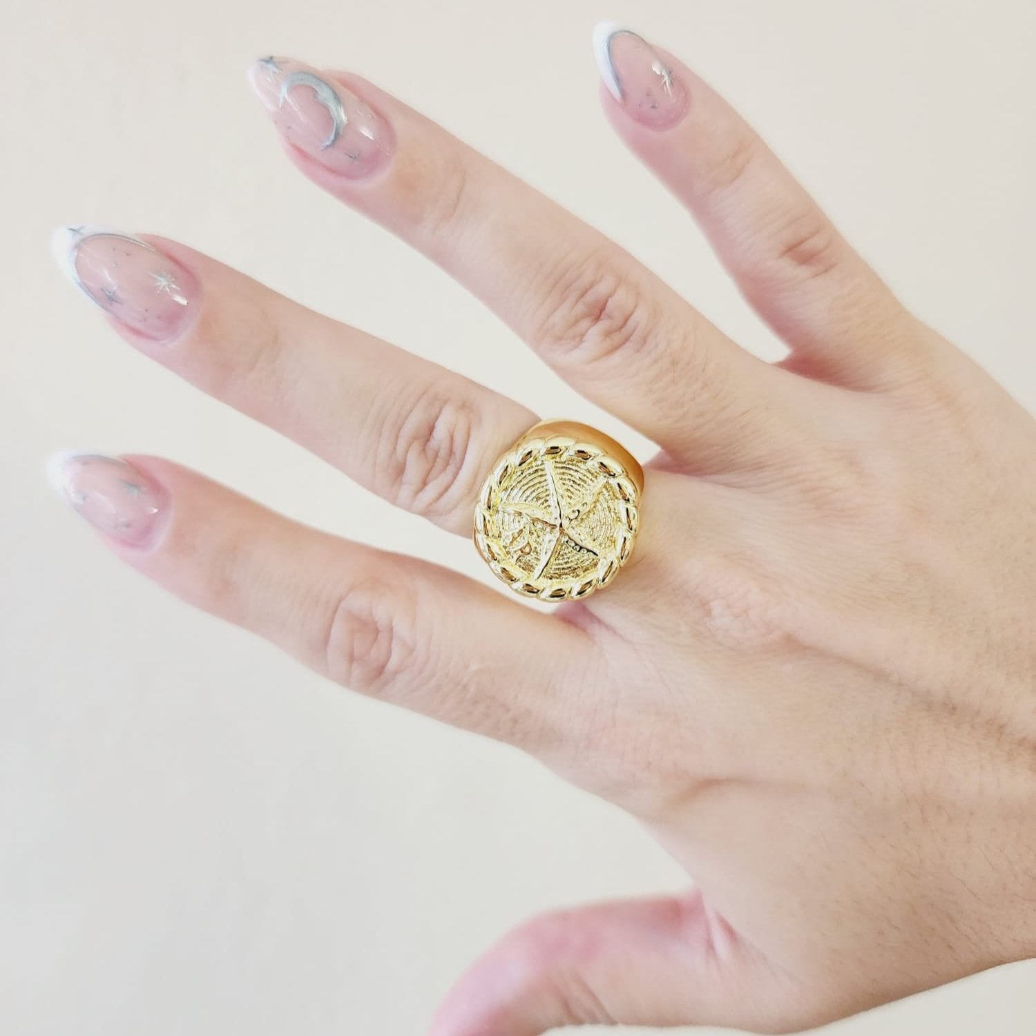 Star Bold Ring, Star Chunky Silver Ring, Chunky Golden Ring, chunky gold rings, gold plated rings, womens gold rings, gold stacking rings, gold and silver rings, statement ring, gold plated rings for women, gold plated ring, gold plated rings women, anillos de acero inoxidable para mujer, gold rings size 10, gold and silver ring, size 10 gold rings for women, gold rings for women size 10, Gold Plated Jewelry, tarnish free jewelry, Water Resistant, sweat resistant jewelry, water resistance jewelry, minimalis