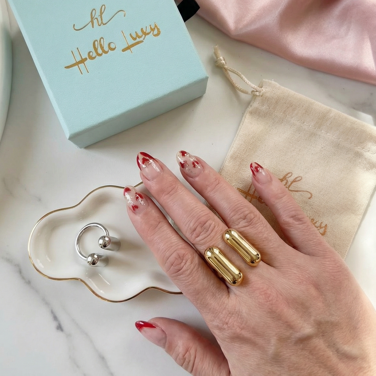 Bold geometric Adjustable ring in silver and gold, bold adjustable silver ring, bold adjustable gold ring, chunky golden ring, maximalism golden ring, chunky stackable ring, promise ring, bold heart ring, valentine gift, jewelry gift for valentines, love ring, love jewelry, gift for wife, gift for friend, friendship gifts, self love ring, amor propio anillo, anillo de corazon, waterproof ring, waterproof jewelry, timeless jewelry, timeless ring, gift for girlfriend, soulmate ring, elegant ring, classy ring,