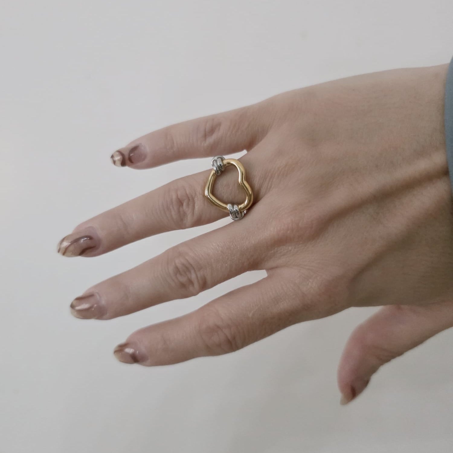 Two tone ring, two tone heart ring, two tone love ring, heart ring, chunky heart ring, promise ring, bold heart ring, valentine gift, jewelry gift for valentines, love ring, love jewelry, gift for wife, gift for friend, friendship gifts, self love ring, amor propio anillo, anillo de corazon, waterproof ring, waterproof jewelry, timeless jewelry, timeless ring, gift for girlfriend, soulmate ring, elegant ring, classy ring, dainty ring, everyday ring, must have ring, must have jewelry