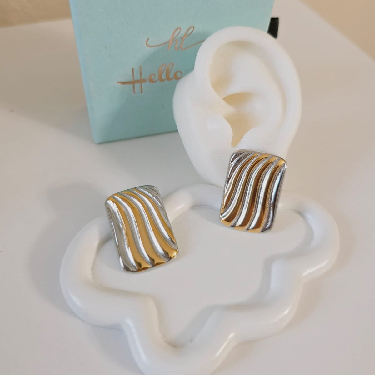 Swirl Bold two tone earrings, Swirl design earrings, bold abstract two tone Earrings, Simple Ear hole free, Ear bone clip, gold ear bone clip, gold ear hole earrings, Water resistant gold hoops, tarnish free gold open hoops, Lightweight Chunky Open Hoops, 14k lightweight chunky hoops, 14k gold hoops, 14k Double tone hoops, 18k Gold Filled lightweight hoops, 18k Gold Filled hoops, classy gold hoops, bold gold hoops, chunky double tone hoops, chunky medium gold hoops, chunky medium double tone hoops