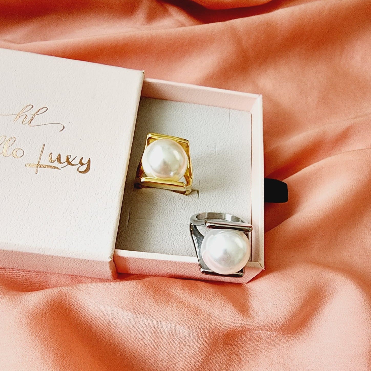 Silver pearl ring, pearl ring, Pearl Gold Ring, Elegant Ring, Wavy ring, trendy pearl waterproof ring, Water Resistant ring, waterproof ring, tarnish free gold ring, 18k gold plated and pearl ring, baroque ring, thick pearl gold ring, Pearl ring, Minimalist ring,Thin ring , Mother Pearl ring, Simple ring, stacking ring, gift for her, Dainty ring, Shiny ring, Classy Pearl Ring, baroque 18 gold ring, pearl bold ring, pearl statement gold ring, pearl chunky ring, Nacar Gold Ring