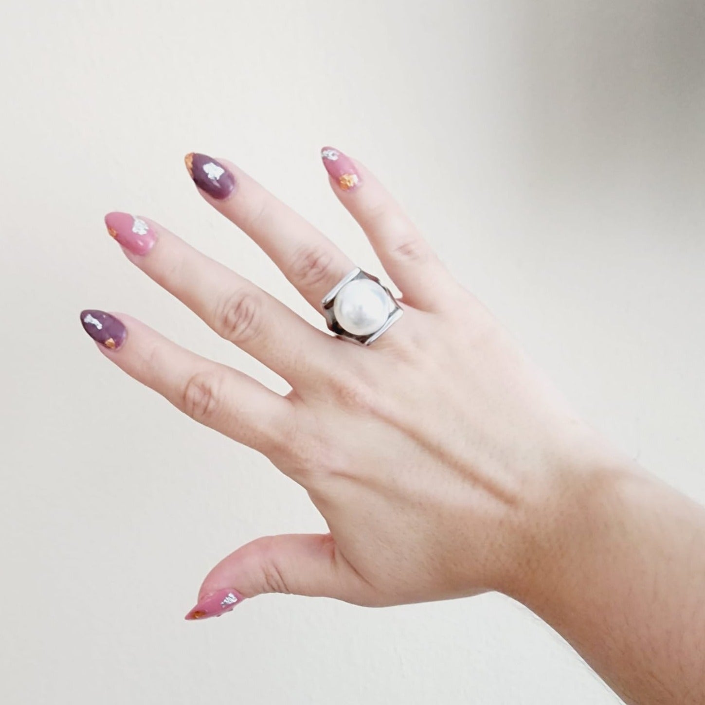 Silver pearl ring, pearl ring, Pearl Gold Ring, Elegant Ring, Wavy ring, trendy pearl waterproof ring, Water Resistant ring, waterproof ring, tarnish free gold ring, 18k gold plated and pearl ring, baroque ring, thick pearl gold ring, Pearl ring, Minimalist ring,Thin ring , Mother Pearl ring, Simple ring, stacking ring, gift for her, Dainty ring, Shiny ring, Classy Pearl Ring, baroque 18 gold ring, pearl bold ring, pearl statement gold ring, pearl chunky ring, Nacar Gold Ring