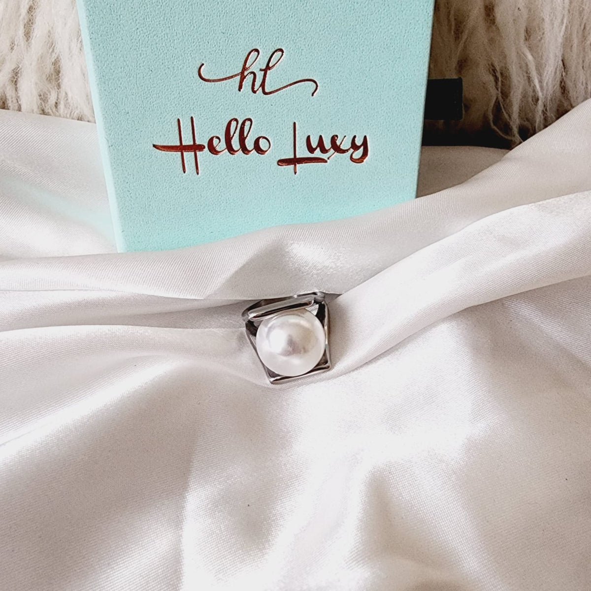 Silver pearl ring, pearl ring, Pearl Gold Ring, Elegant Ring, Wavy ring, trendy pearl waterproof ring, Water Resistant ring, waterproof ring, tarnish free gold ring, 18k gold plated and pearl ring, baroque ring, thick pearl gold ring, Pearl ring, Minimalist ring,Thin ring , Mother Pearl ring, Simple ring, stacking ring, gift for her, Dainty ring, Shiny ring, Classy Pearl Ring, baroque 18 gold ring, pearl bold ring, pearl statement gold ring, pearl chunky ring, Nacar Gold Ring