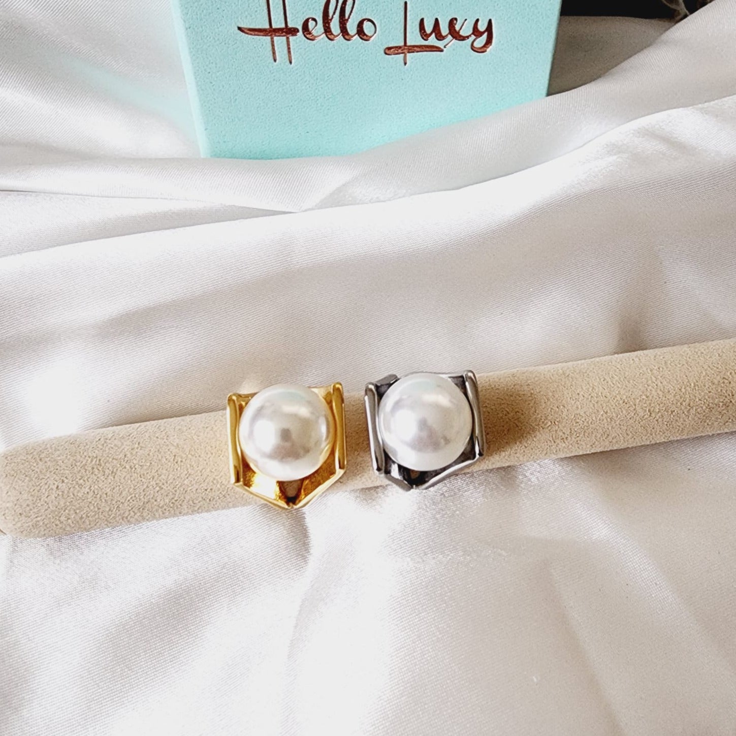 Silver pearl ring, pearl ring, Pearl Gold Ring, Elegant Ring, Wavy ring, trendy pearl waterproof ring, Water Resistant ring, waterproof ring, tarnish free gold ring, 18k gold plated and pearl ring, baroque ring, thick pearl gold ring, Pearl ring, Minimalist ring,Thin ring , Mother Pearl ring, Simple ring, stacking ring, gift for her, Dainty ring, Shiny ring, Classy Pearl Ring, baroque 18 gold ring, pearl bold ring, pearl statement gold ring, pearl chunky ring, Nacar Gold Ring