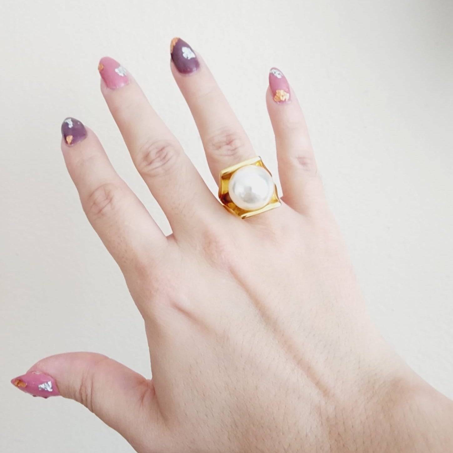 Silver pearl ring, pearl ring, Pearl Gold Ring, Elegant Ring, Wavy ring, trendy pearl waterproof ring, Water Resistant ring, waterproof ring, tarnish free gold ring, 18k gold plated and pearl ring, baroque ring, thick pearl gold ring, Pearl ring, Minimalist ring,Thin ring , Mother Pearl ring, Simple ring, stacking ring, gift for her, Dainty ring, Shiny ring, Classy Pearl Ring, baroque 18 gold ring, pearl bold ring, pearl statement gold ring, pearl chunky ring, Nacar Gold Ring