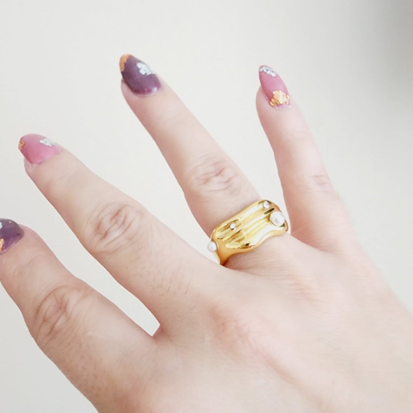 Pearl Gold Ring, Elegant Ring, Wavy ring, trendy pearl waterproof ring, Water Resistant ring, waterproof ring, tarnish free gold ring, 18k gold plated and pearl ring, baroque ring, thick pearl gold ring, Pearl ring, Minimalist ring,Thin ring , Mother Pearl ring, Simple ring, stacking ring, gift for her, Dainty ring, Shiny ring, Classy Pearl Ring, baroque 18 gold ring, pearl bold ring, pearl statement gold ring, pearl chunky ring, Nacar Gold Ring