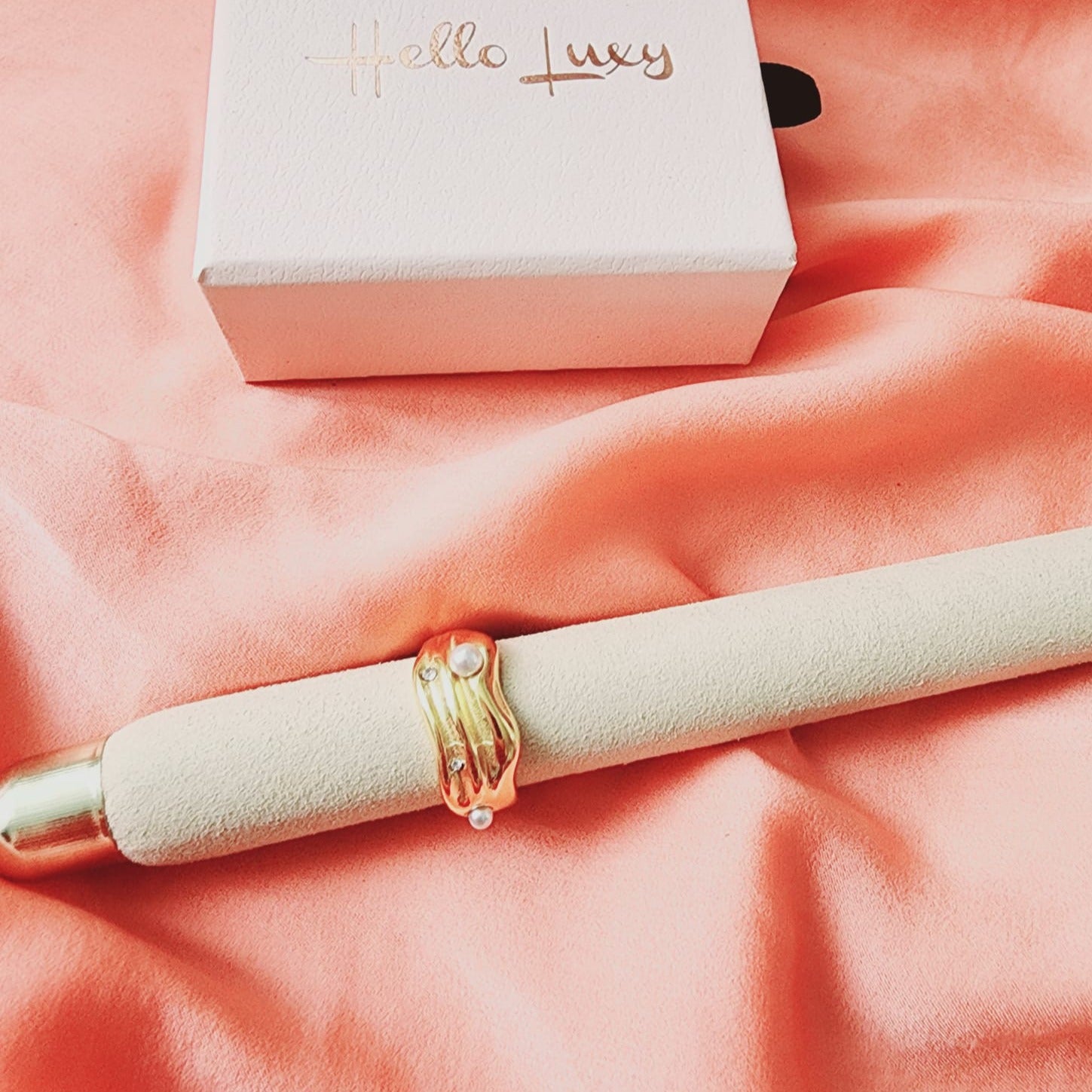 Pearl Gold Ring, Elegant Ring, Wavy ring, trendy pearl waterproof ring, Water Resistant ring, waterproof ring, tarnish free gold ring, 18k gold plated and pearl ring, baroque ring, thick pearl gold ring, Pearl ring, Minimalist ring,Thin ring , Mother Pearl ring, Simple ring, stacking ring, gift for her, Dainty ring, Shiny ring, Classy Pearl Ring, baroque 18 gold ring, pearl bold ring, pearl statement gold ring, pearl chunky ring, Nacar Gold Ring