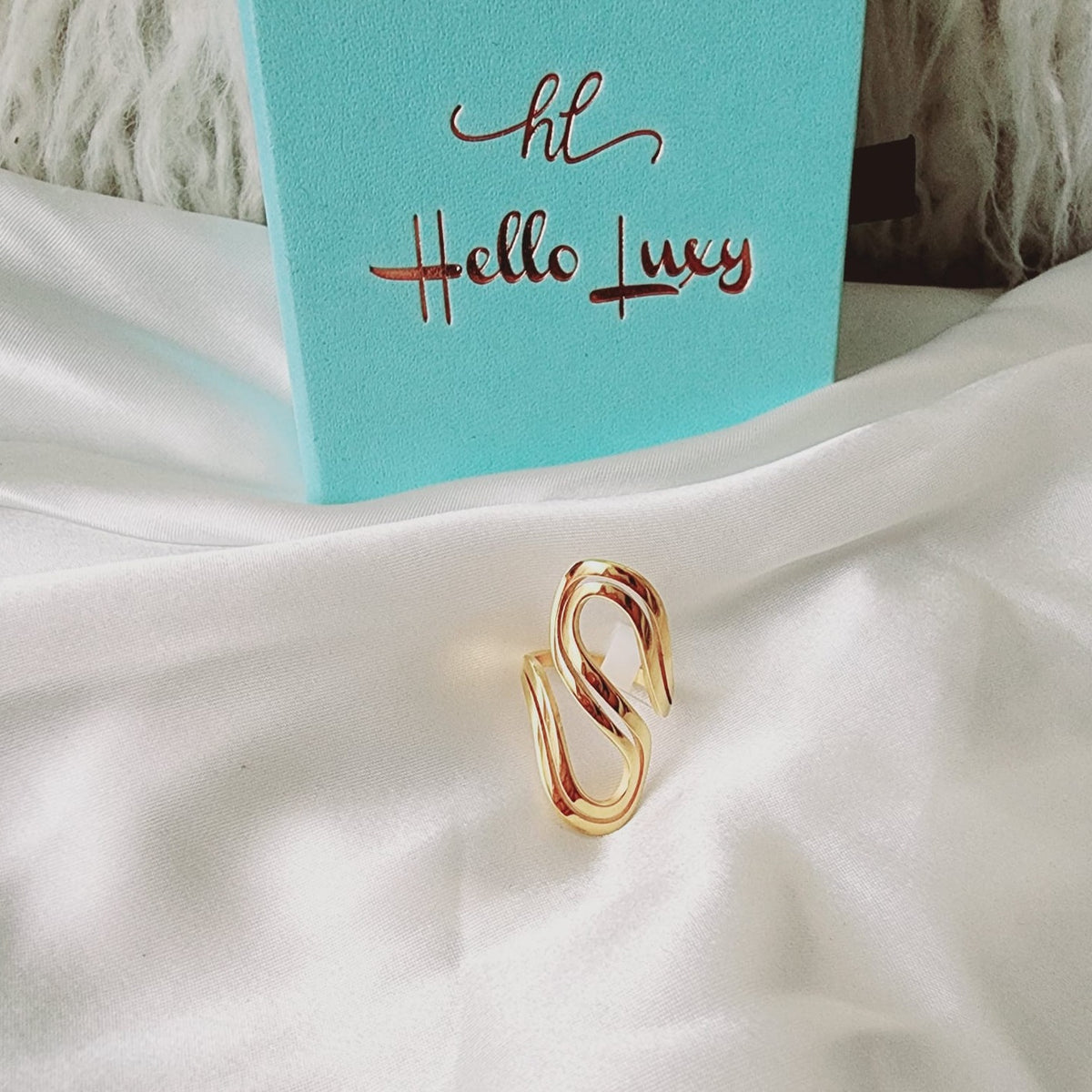 Geometric Bold ring, Water Resistant classy rings, Water Resistant simple rings, sweat resistant jewelry, water resistant minimalist jewelry, minimalist rings, waterproof rings, stainless steel rings, 14k gold plated simple rings, 14k gold plated classy rings, gold vintage rings, tarnish free rings, stackable rings, gold stackable rings, tarnish free jewelry, dainty abstract rings, dainty chunky rings, Unique Stylish Ring, Statement large ring, Big Irregular Ring, Irregular Statement Ring