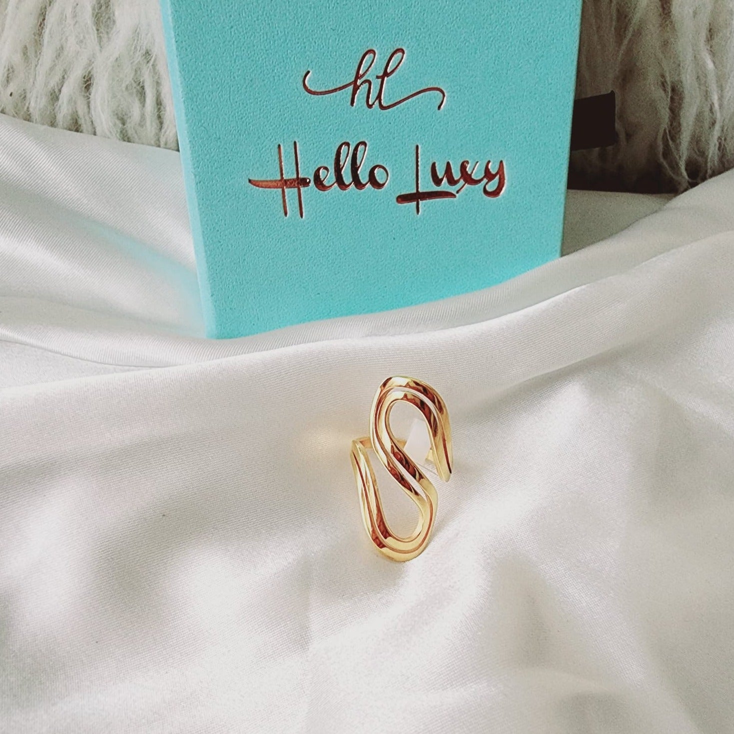 Geometric Bold ring, Water Resistant classy rings, Water Resistant simple rings, sweat resistant jewelry, water resistant minimalist jewelry, minimalist rings, waterproof rings, stainless steel rings, 14k gold plated simple rings, 14k gold plated classy rings, gold vintage rings, tarnish free rings, stackable rings, gold stackable rings, tarnish free jewelry, dainty abstract rings, dainty chunky rings, Unique Stylish Ring, Statement large ring, Big Irregular Ring, Irregular Statement Ring