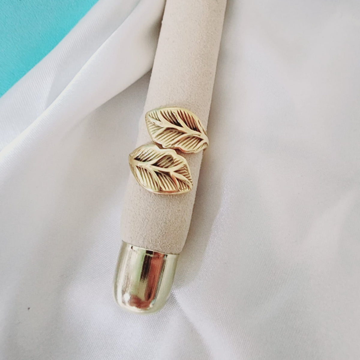 Leaves Bold ring, Water Resistant classy rings, Water Resistant simple rings, sweat resistant jewelry, water resistant minimalist jewelry, minimalist rings, waterproof rings, stainless steel rings, 18k gold plated classy rings, 18k gold filled rings, 18k gold filled classy rings, gold vintage rings, tarnish free rings, stackable rings, gold stackable rings, dainty abstract rings, dainty chunky rings, Unique Stylish Ring, Statement large ring, Big Irregular Ring, Irregular Statement Ring