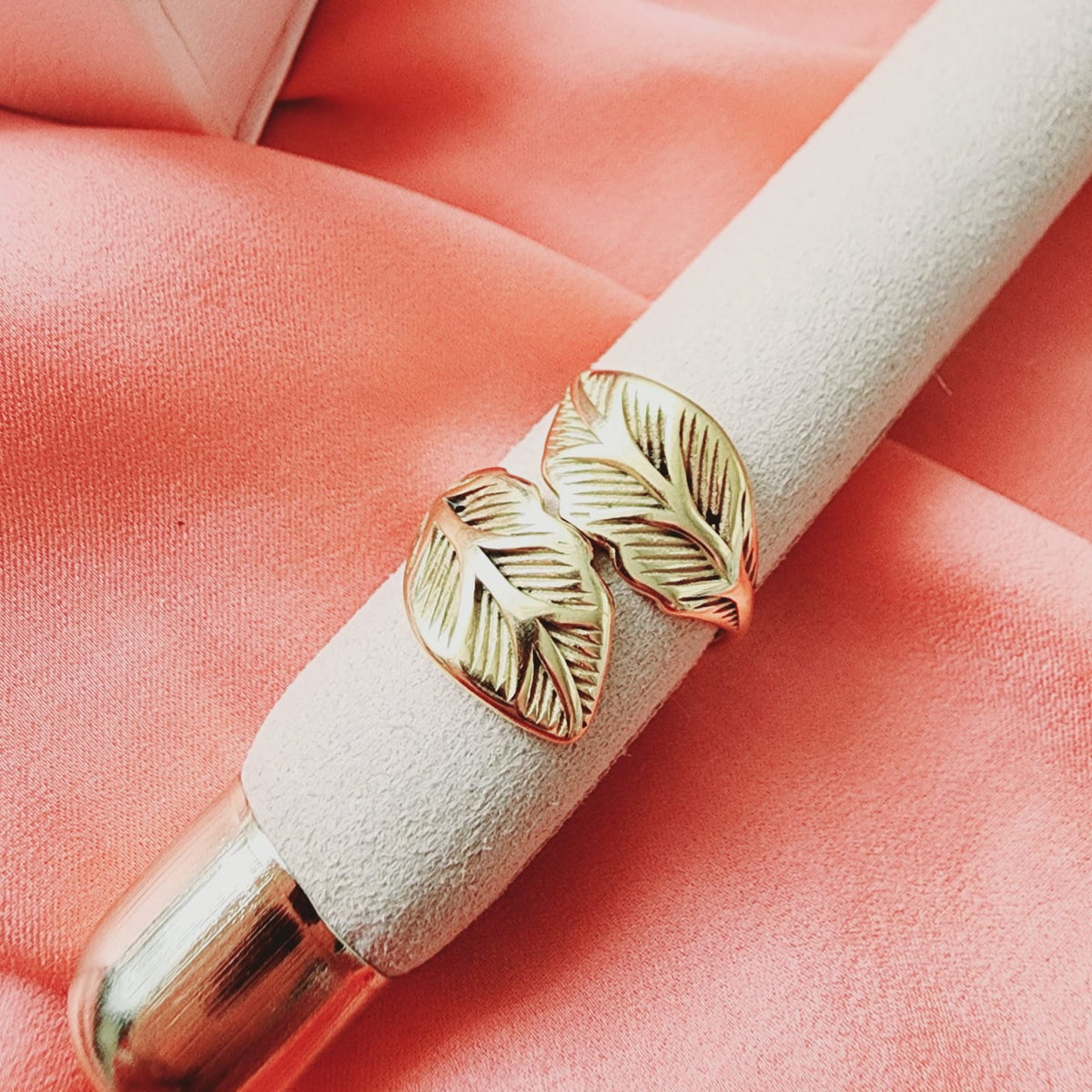 Leaves Bold ring, Water Resistant classy rings, Water Resistant simple rings, sweat resistant jewelry, water resistant minimalist jewelry, minimalist rings, waterproof rings, stainless steel rings, 18k gold plated classy rings, 18k gold filled rings, 18k gold filled classy rings, gold vintage rings, tarnish free rings, stackable rings, gold stackable rings, dainty abstract rings, dainty chunky rings, Unique Stylish Ring, Statement large ring, Big Irregular Ring, Irregular Statement Ring