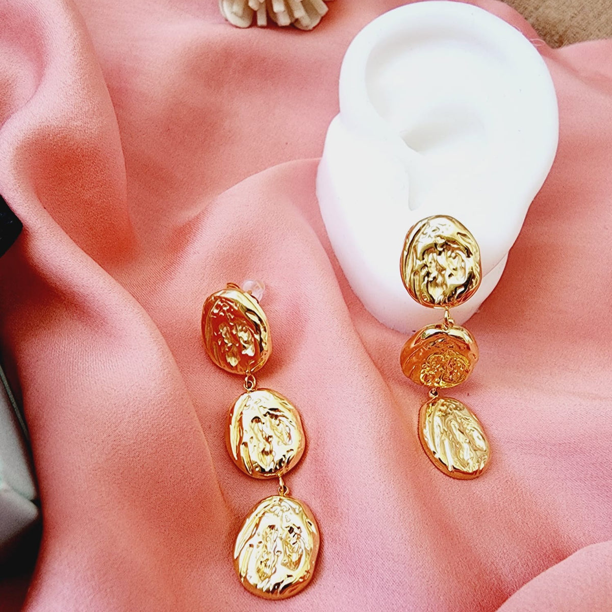 Geometric Earrings, circular earrings, Geometric Shape Gold Earrings, Gold classy earrings, hearts earrings, self love earrings, silver chunky hearts earrings, Gold Circular chunky earrings, hypoallergenic earrings, Gold everyday hoops