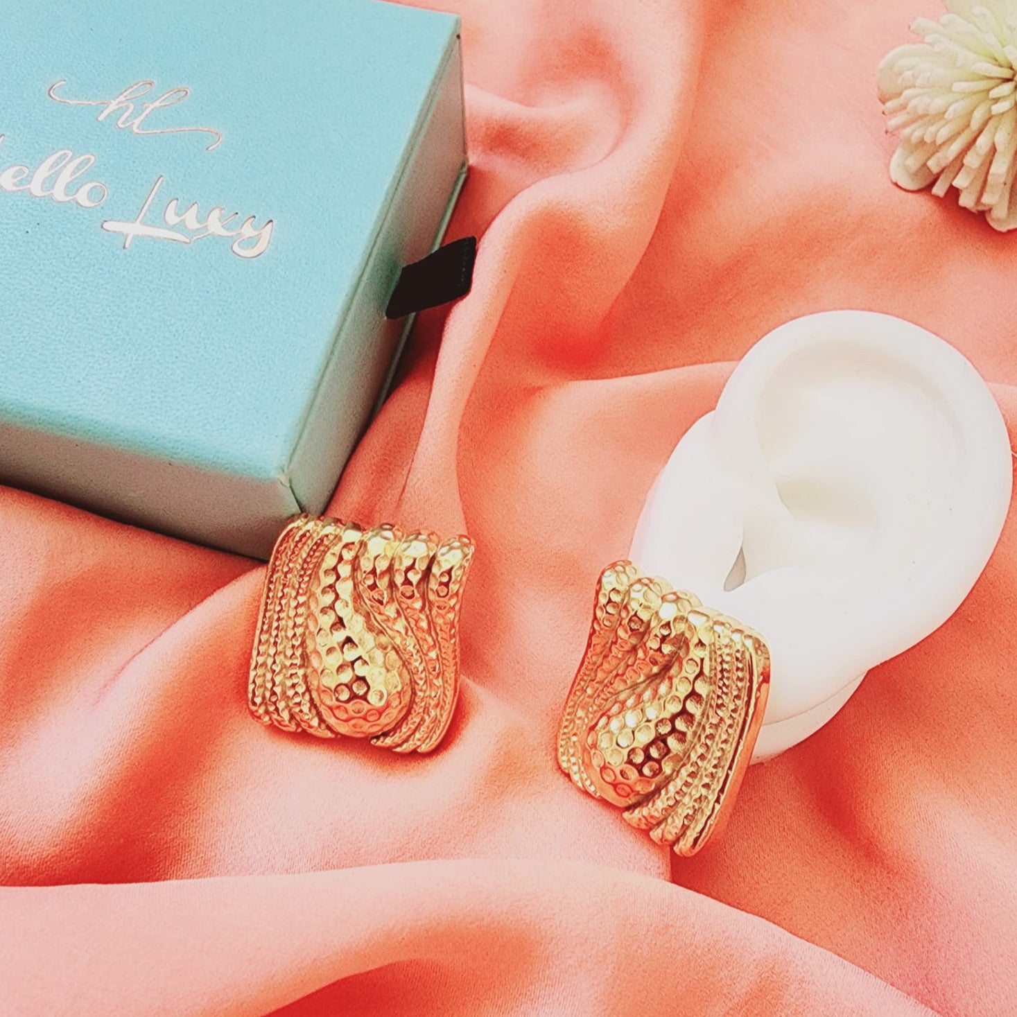 Bold geometric vintage Tear Drop earrings, rectangular bold earrings, hypoallergenic earrings, teardrop maxi studs, 18k gold plated earrings, Waterproof earrings, Silver and gold earrings, Durable earrings, Elegant earrings, Timeless design, aesthetic earrings, timeless earrings, Stylish jewelry, stylish earrings, Versatile jewelry, Bold Earrings, chunky earrings, Bottega Tear drop earrings, Bottega Veneta Earrings