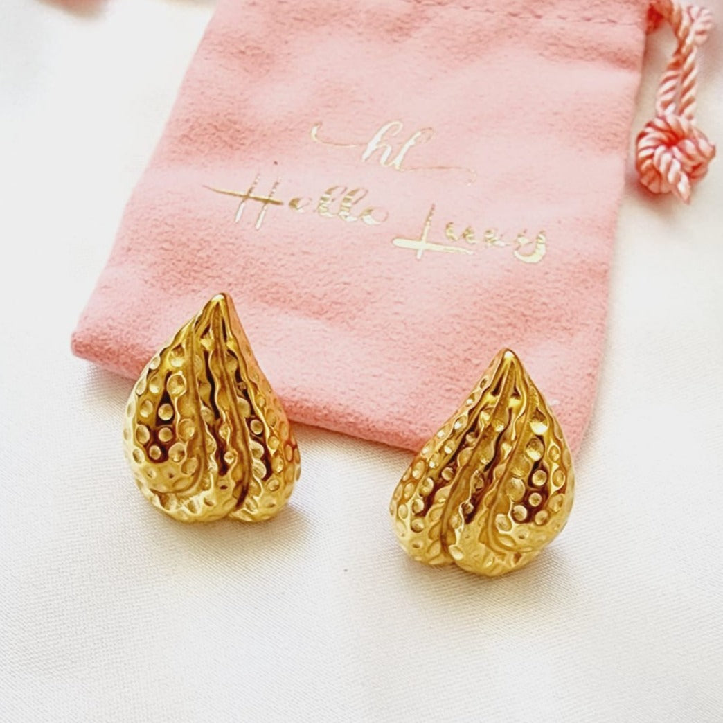 Bold Tear Drop earrings, silver earrings, hypoallergenic earrings, teardrop maxi studs, 18k gold plated earrings, Waterproof earrings, Silver and gold earrings, Durable earrings, Elegant earrings, Timeless design, aesthetic earrings, timeless earrings, Stylish jewelry, stylish earrings, Versatile jewelry, Bold Earrings