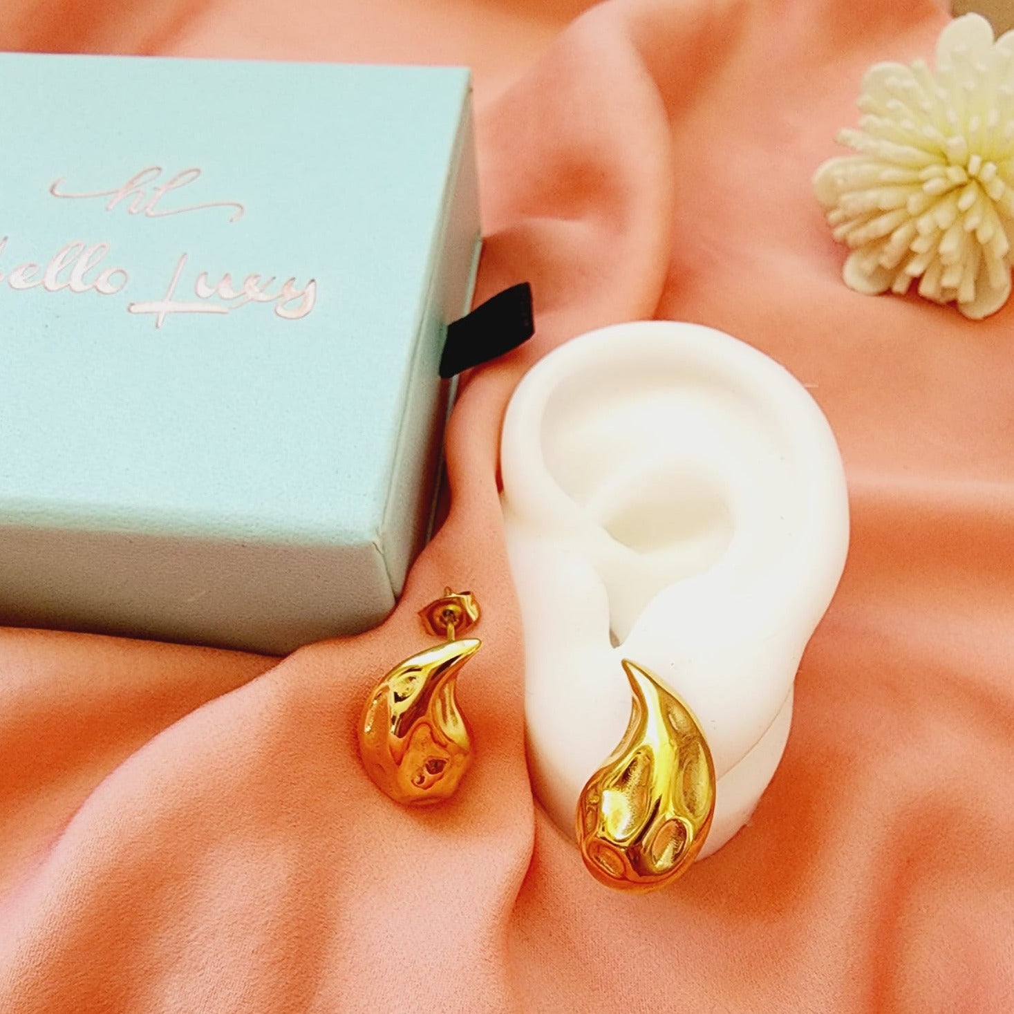 Bold Tear Drop earrings, silver earrings, hypoallergenic earrings, teardrop maxi studs, 18k gold plated earrings, Waterproof earrings, Silver and gold earrings, Durable earrings, Elegant earrings, Timeless design, aesthetic earrings, timeless earrings, Stylish jewelry, stylish earrings, Versatile jewelry, Bold Earrings