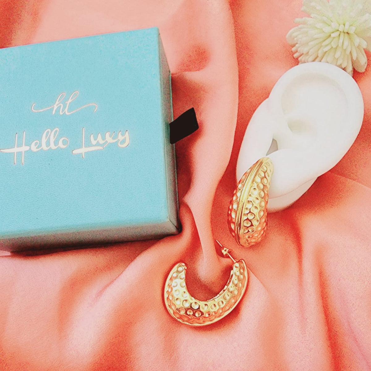 Bold Tear Drop earrings, silver earrings, hypoallergenic earrings, teardrop maxi studs, 18k gold plated earrings, Waterproof earrings, Silver and gold earrings, Durable earrings, Elegant earrings, Timeless design, aesthetic earrings, timeless earrings, Stylish jewelry, stylish earrings, Versatile jewelry, Bold Earrings, chunky earrings, Bottega Tear drop earrings, Bottega Veneta Earrings, Hailey Biber Earrings, Bottega Drop Earrings, Bottega Bold Earrings