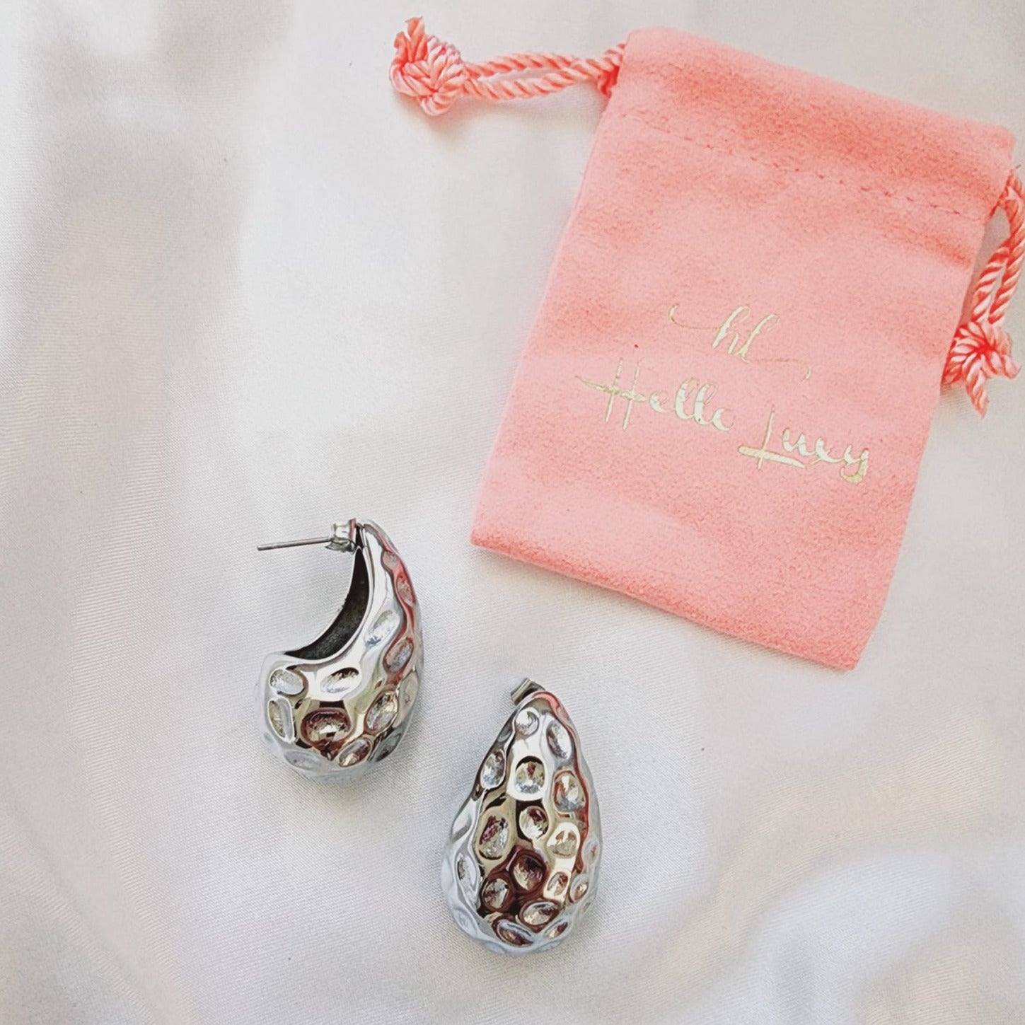 Bold Tear Drop earrings, silver earrings, hypoallergenic earrings, teardrop maxi studs, 18k gold plated earrings, Waterproof earrings, Silver and gold earrings, Durable earrings, Elegant earrings, Timeless design, aesthetic earrings, timeless earrings, Stylish jewelry, stylish earrings, Versatile jewelry, Bold Earrings, chunky earrings, Bottega Tear drop earrings, Bottega Veneta Earrings, Hailey Biber Earrings, Bottega Drop Earrings, Bottega Bold Earrings