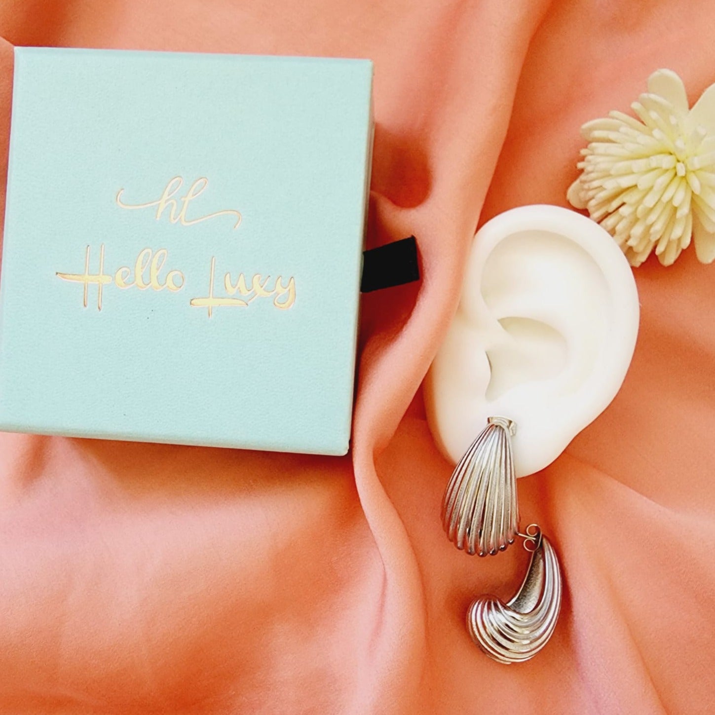 Bold Tear Drop earrings, silver earrings, hypoallergenic earrings, teardrop maxi studs, 18k gold plated earrings, Waterproof earrings, Silver and gold earrings, Durable earrings, Elegant earrings, Timeless design, aesthetic earrings, timeless earrings, Stylish jewelry, stylish earrings, Versatile jewelry, Bold Earrings, chunky earrings, Bottega Tear drop earrings, Bottega Veneta Earrings, Hailey Biber Earrings, Bottega Drop Earrings, Bottega Bold Earrings