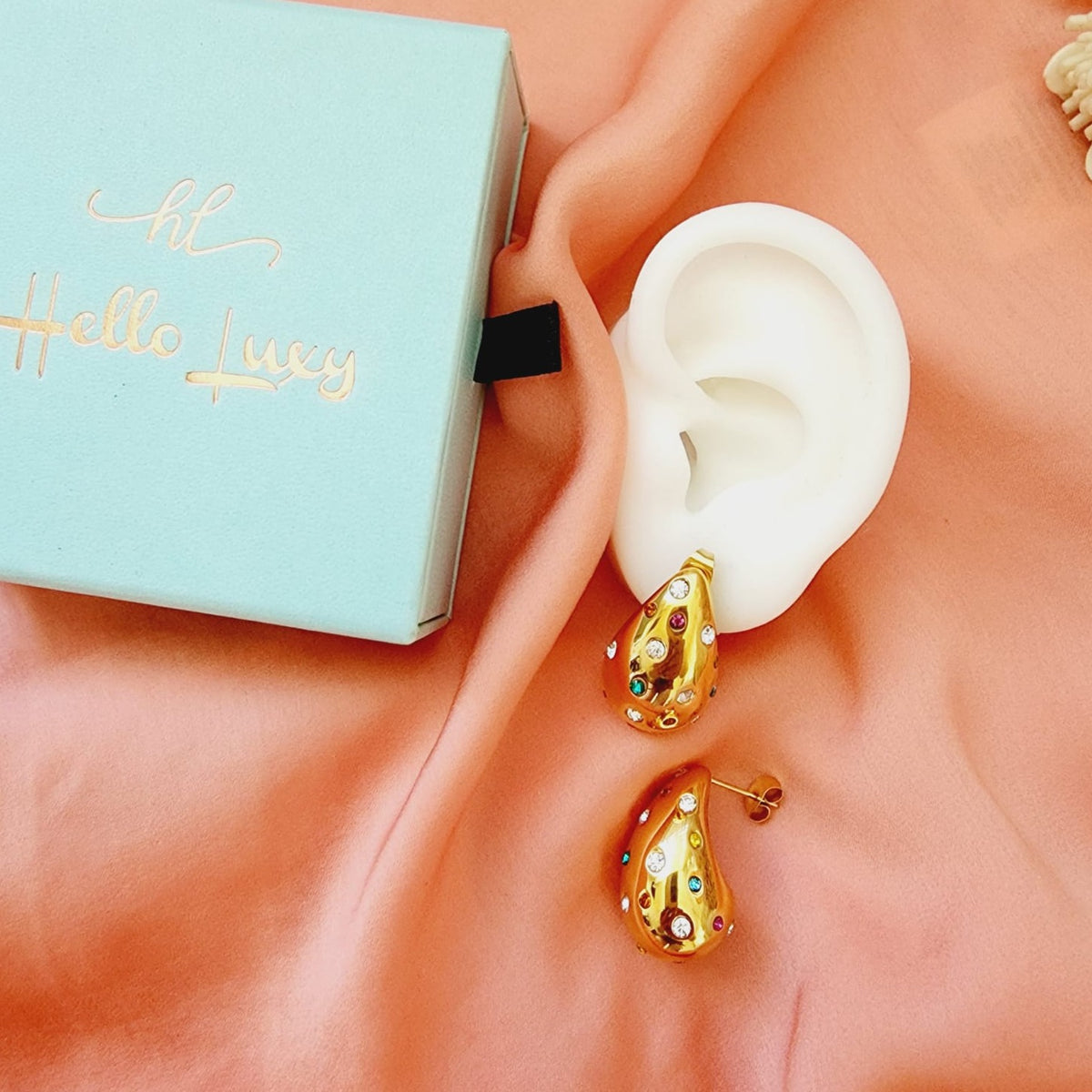 Bold Tear Drop earrings, silver earrings, hypoallergenic earrings, teardrop maxi studs, 18k gold plated earrings, Waterproof earrings, Silver and gold earrings, Durable earrings, Elegant earrings, Timeless design, aesthetic earrings, timeless earrings, Stylish jewelry, stylish earrings, Versatile jewelry, Bold Earrings, chunky earrings, Bottega Tear drop earrings, Bottega Veneta Earrings, Hailey Biber Earrings, Bottega Drop Earrings, Bottega Bold Earrings