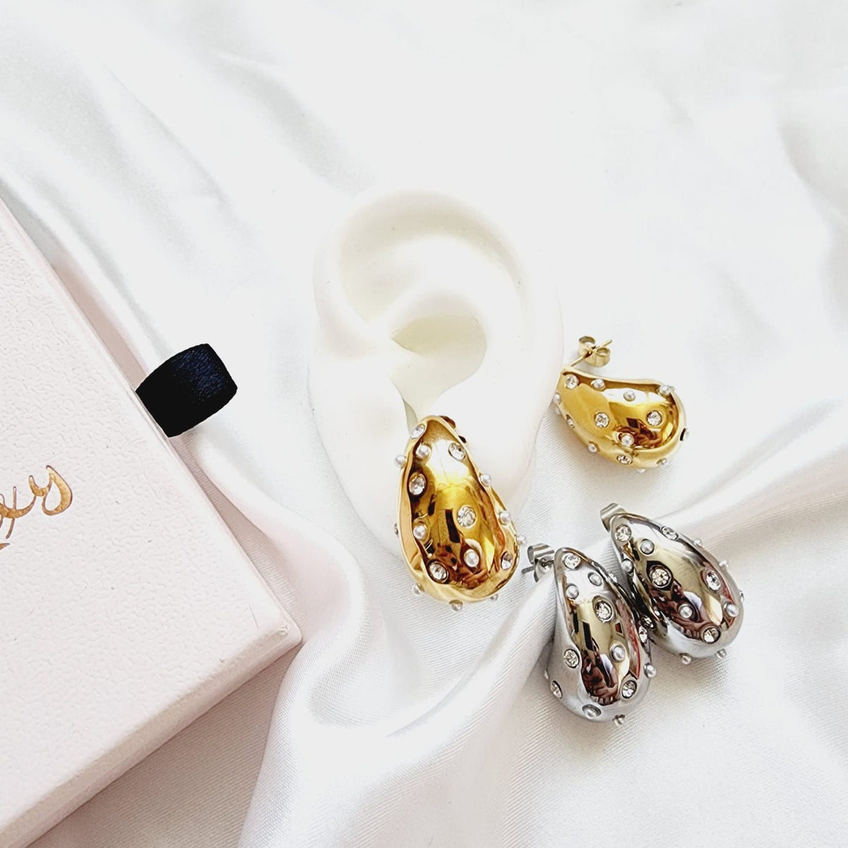 Bold Tear Drop earrings, silver earrings, hypoallergenic earrings, teardrop maxi studs, 18k gold plated earrings, Waterproof earrings, Silver and gold earrings, Durable earrings, Elegant earrings, Timeless design, aesthetic earrings, timeless earrings, Stylish jewelry, stylish earrings, Versatile jewelry, Bold Earrings, chunky earrings, Bottega Tear drop earrings, Bottega Veneta Earrings, Hailey Biber Earrings, Bottega Drop Earrings, Bottega Bold Earrings