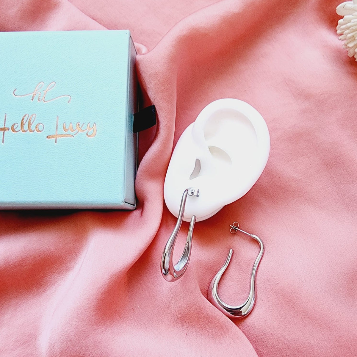 Silver Medium earrings, silver Abstract Shape earrings, silver earrings, hypoallergenic earrings, teardrop maxi studs, 18k gold plated earrings, Waterproof earrings, Silver and gold earrings, Durable earrings, Elegant earrings, Timeless design, aesthetic earrings, timeless earrings, Stylish jewelry, stylish earrings, Versatile jewelry, Bold Earrings, chunky earrings