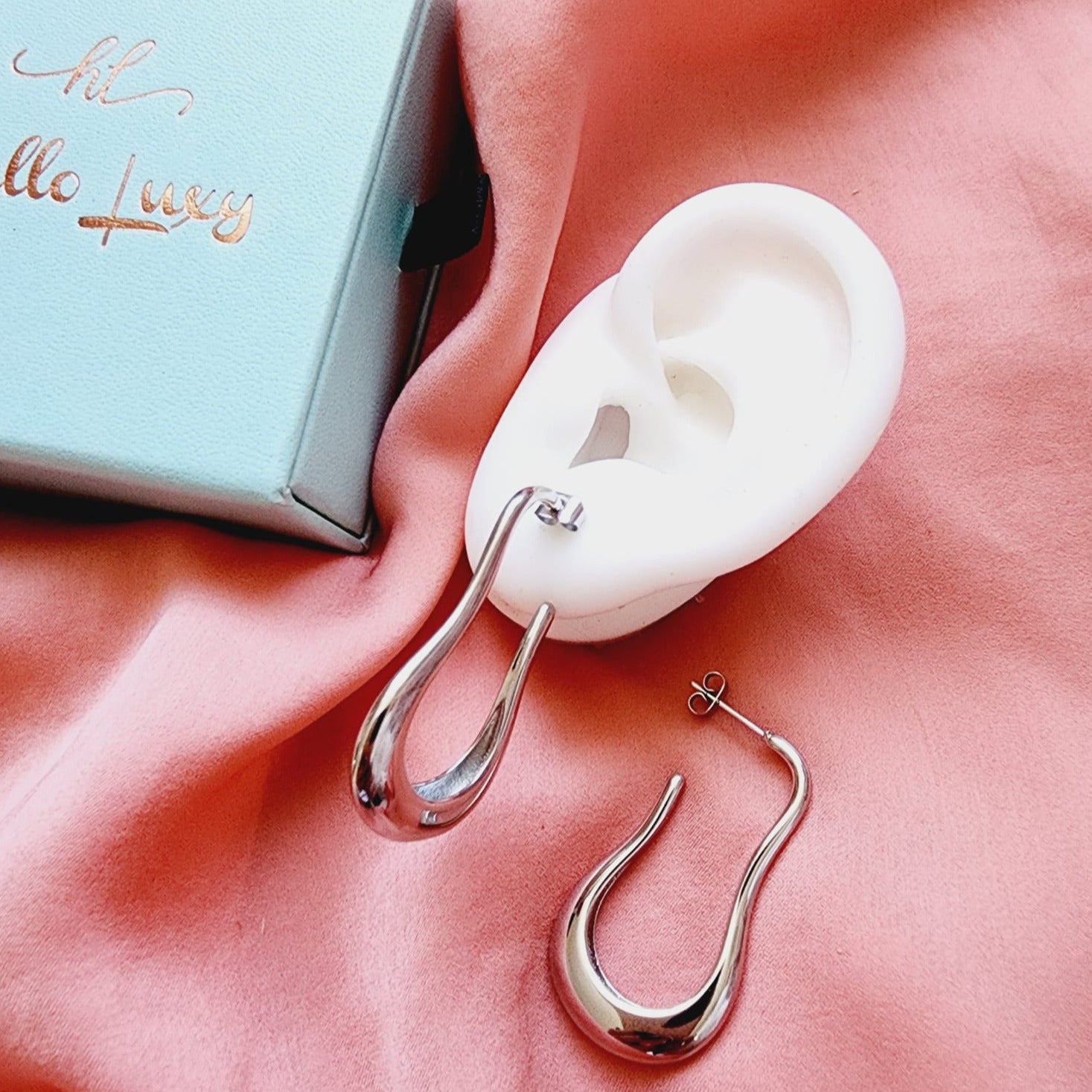 Silver Medium earrings, silver Abstract Shape earrings, silver earrings, hypoallergenic earrings, teardrop maxi studs, 18k gold plated earrings, Waterproof earrings, Silver and gold earrings, Durable earrings, Elegant earrings, Timeless design, aesthetic earrings, timeless earrings, Stylish jewelry, stylish earrings, Versatile jewelry, Bold Earrings, chunky earrings