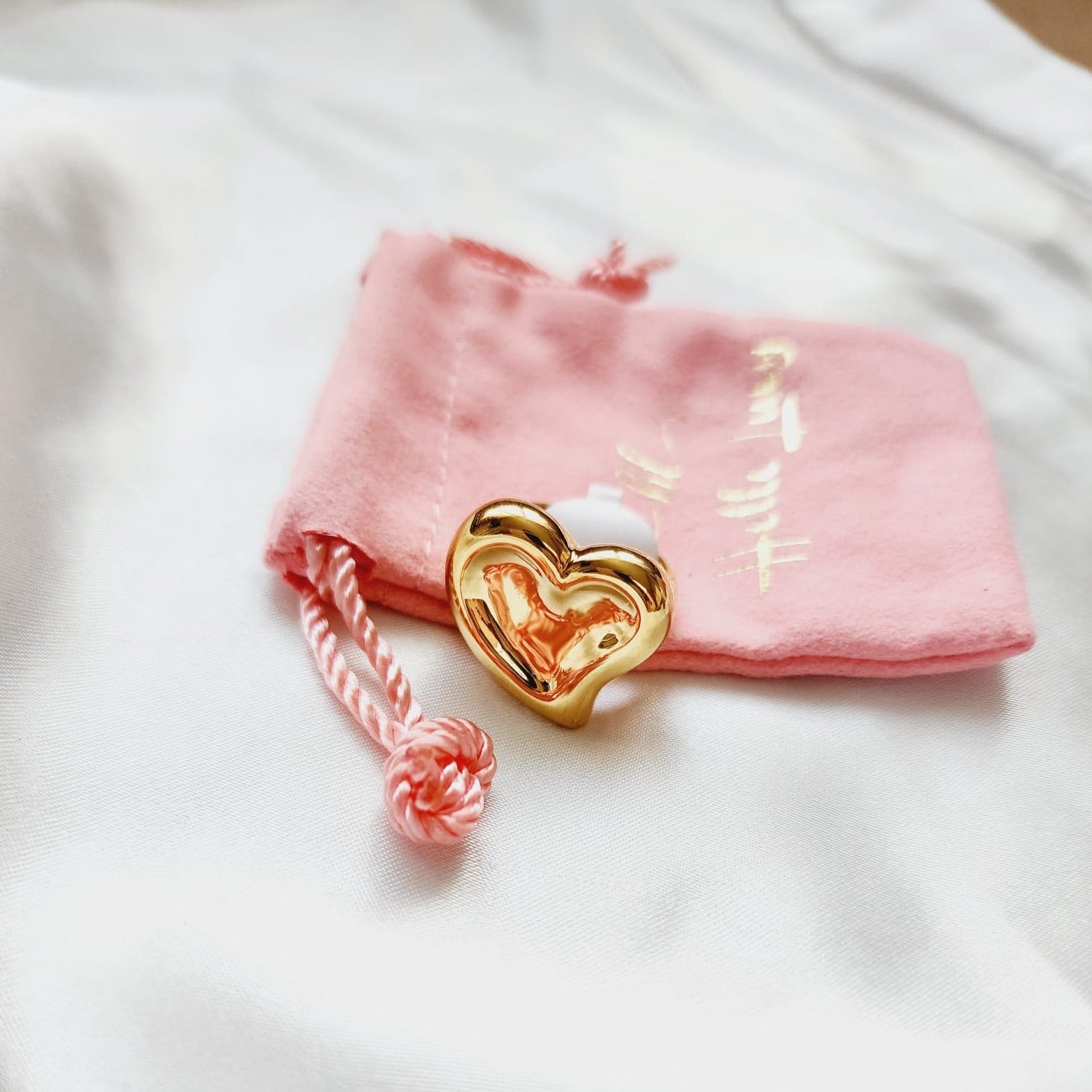 heart ring, chunky heart ring, promise ring, bold heart ring, valentine gift, jewelry gift for valentines, love ring, love jewelry, gift for wife, gift for friend, friendship gifts, self love ring, amor propio anillo, anillo de corazon, waterproof ring, waterproof jewelry, timeless jewelry, timeless ring, gift for girlfriend, soulmate ring, elegant ring, classy ring, dainty ring, everyday ring, must have ring, must have jewelry