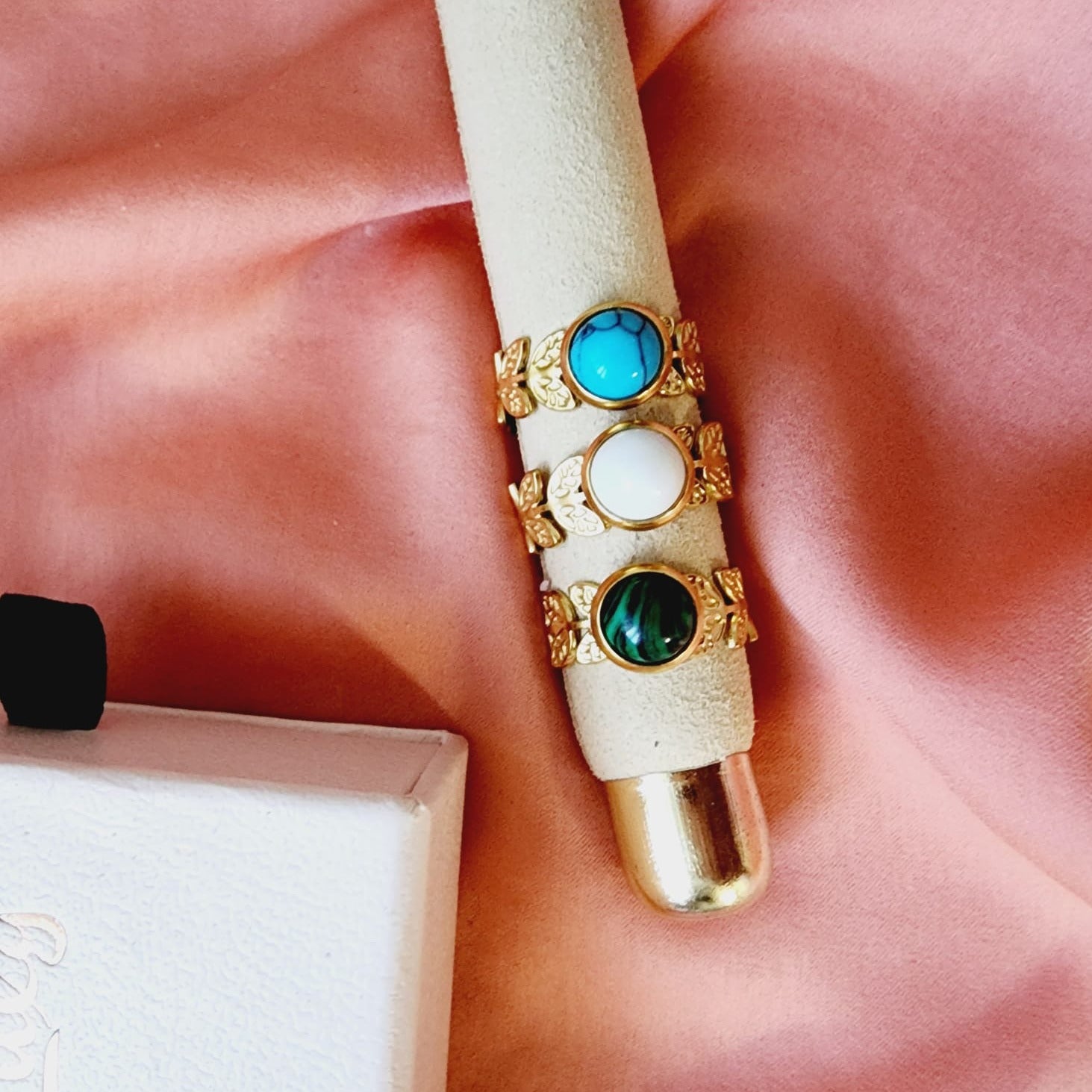 Emerald ring, Star ring, Adjustable bold ring, Adjustable Gold ring, Delicate and simple ring, chunky star ring, green gold ring, waterproof ring, hypoallergenic ring, untarnish ring, anti tarnish ring, anillo de estrellas, Water Resistant Jewelry, Blue Stone ring, Blue leaves adjustable ring