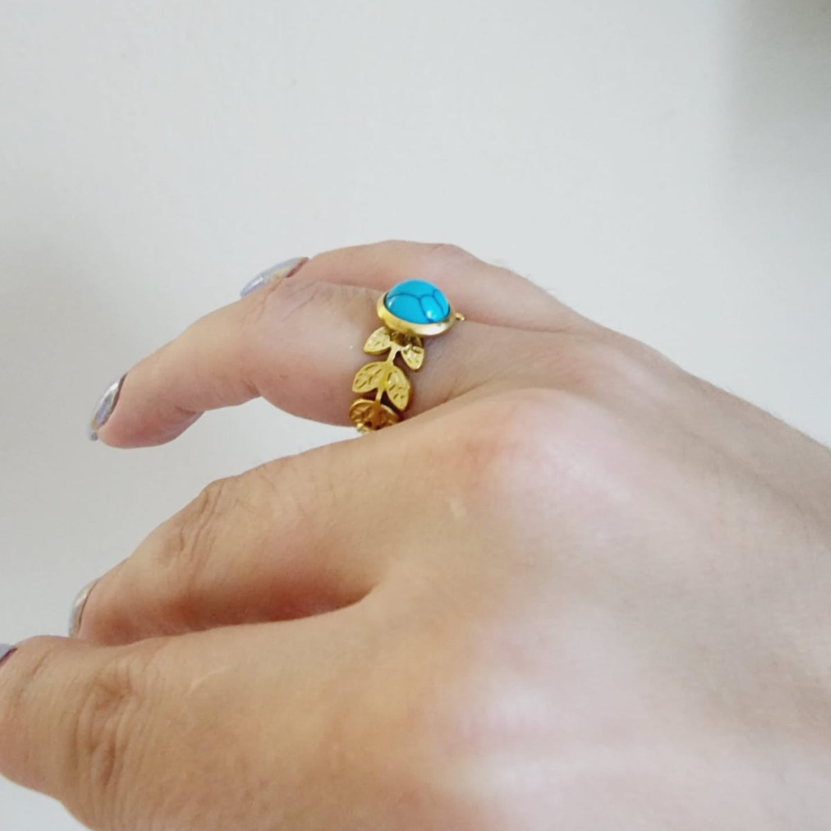 Emerald ring, Star ring, Adjustable bold ring, Adjustable Gold ring, Delicate and simple ring, chunky star ring, green gold ring, waterproof ring, hypoallergenic ring, untarnish ring, anti tarnish ring, anillo de estrellas, Water Resistant Jewelry, Blue Stone ring, Blue leaves adjustable ring