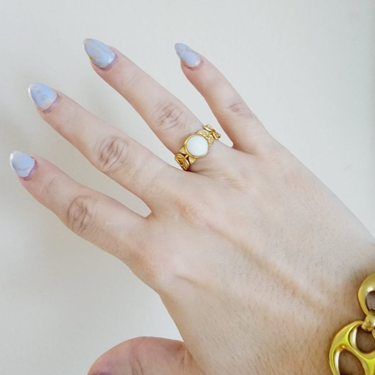 Emerald ring, Star ring, Adjustable bold ring, Adjustable Gold ring, Delicate and simple ring, chunky star ring, green gold ring, waterproof ring, hypoallergenic ring, untarnish ring, anti tarnish ring, anillo de estrellas, Water Resistant Jewelry, white Stone ring, white leaves adjustable ring