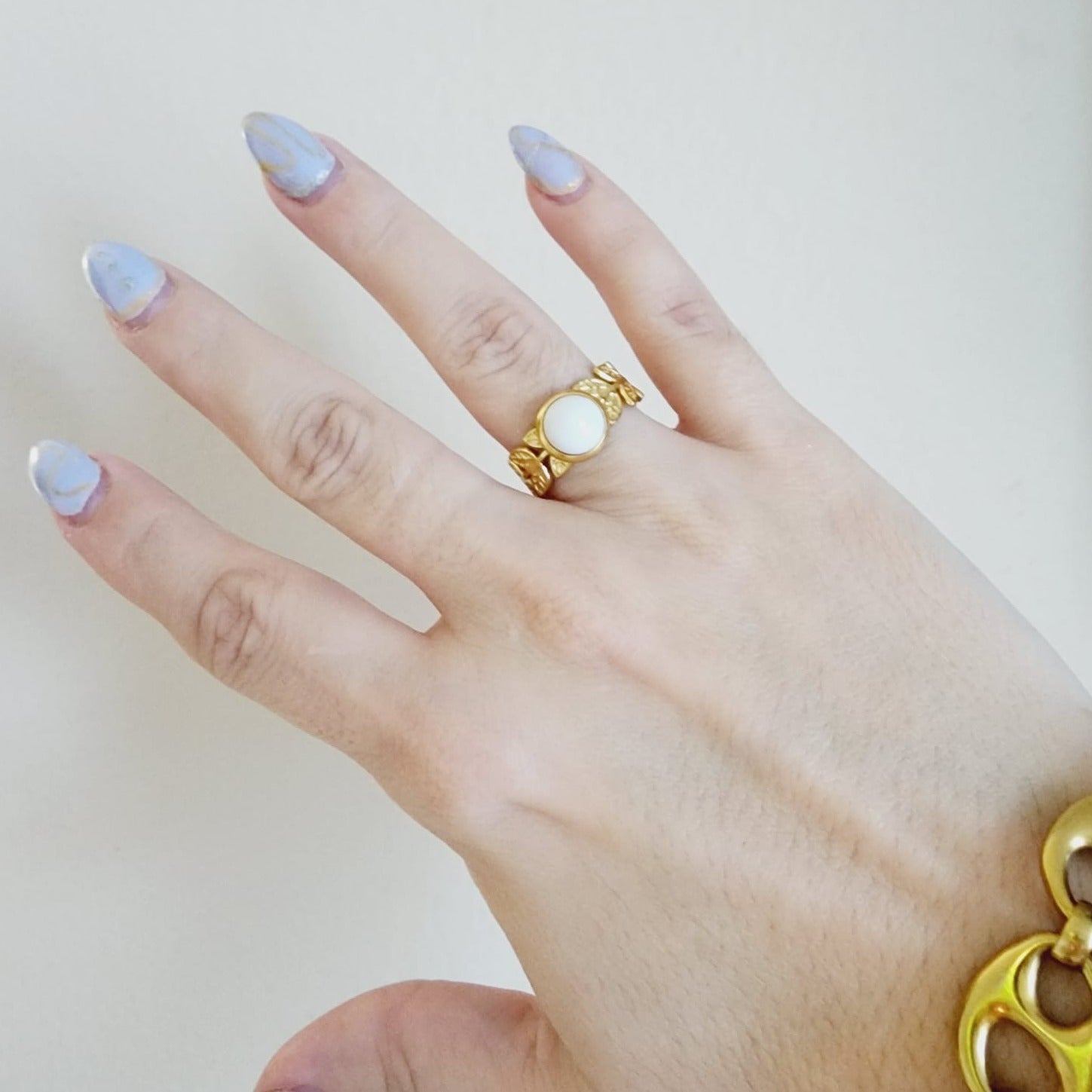 Emerald ring, Star ring, Adjustable bold ring, Adjustable Gold ring, Delicate and simple ring, chunky star ring, green gold ring, waterproof ring, hypoallergenic ring, untarnish ring, anti tarnish ring, anillo de estrellas, Water Resistant Jewelry, white Stone ring, white leaves adjustable ring