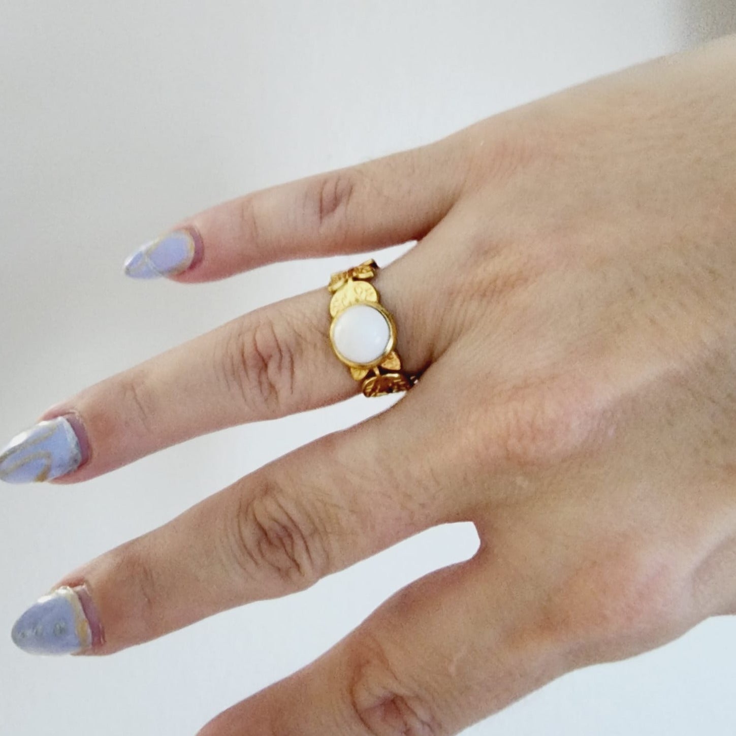 Emerald ring, Star ring, Adjustable bold ring, Adjustable Gold ring, Delicate and simple ring, chunky star ring, green gold ring, waterproof ring, hypoallergenic ring, untarnish ring, anti tarnish ring, anillo de estrellas, Water Resistant Jewelry, white Stone ring, white leaves adjustable ring