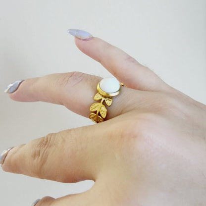 Emerald ring, Star ring, Adjustable bold ring, Adjustable Gold ring, Delicate and simple ring, chunky star ring, green gold ring, waterproof ring, hypoallergenic ring, untarnish ring, anti tarnish ring, anillo de estrellas, Water Resistant Jewelry, white Stone ring, white leaves adjustable ring