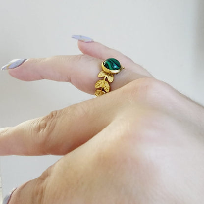Emerald ring, Star ring, Adjustable bold ring, Adjustable Gold ring, Delicate and simple ring, chunky star ring, green gold ring, waterproof ring, hypoallergenic ring, untarnish ring, anti tarnish ring, anillo de estrellas, Water Resistant Jewelry, Green Stone ring, green leaves adjustable ring