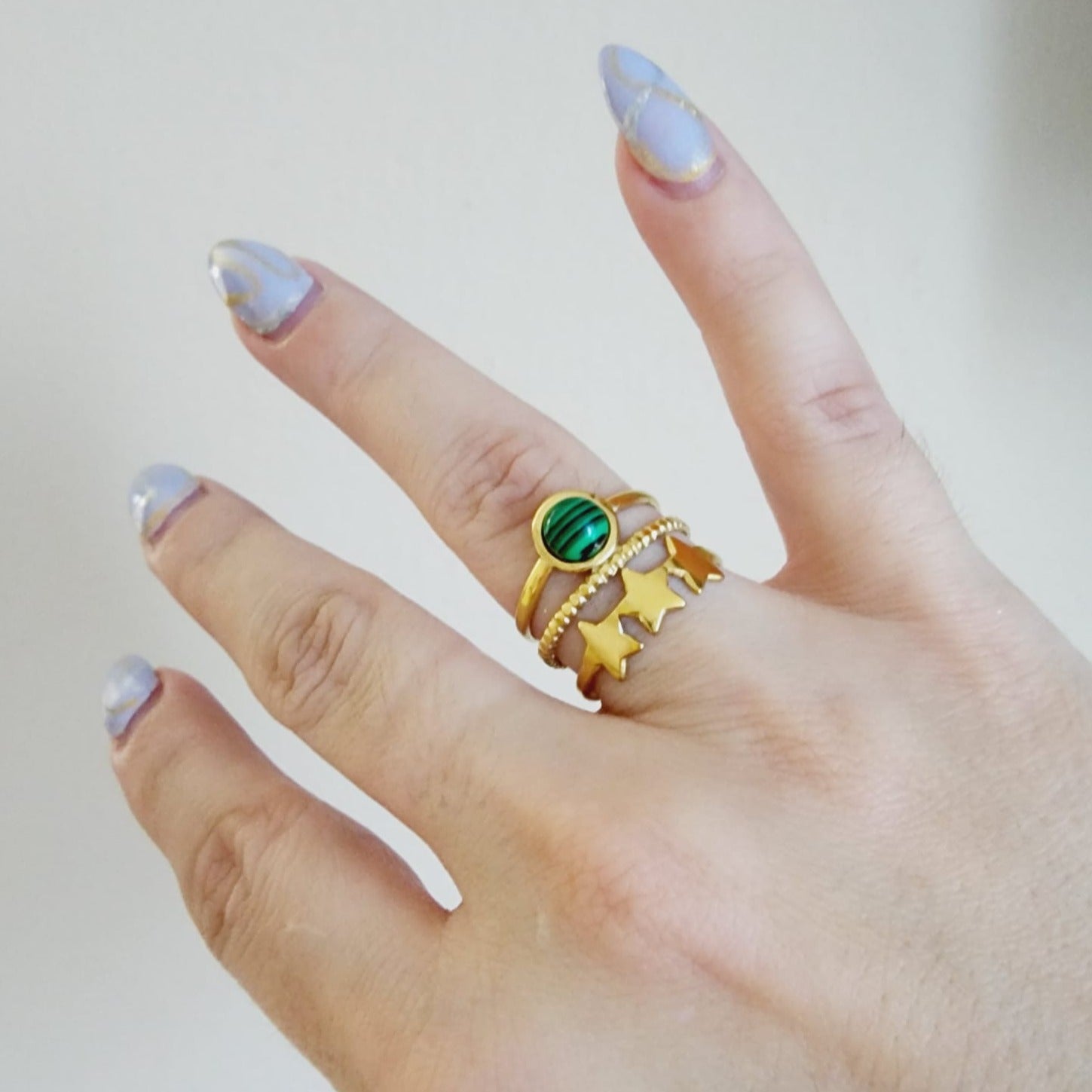 Emerald ring, Star ring, Adjustable bold ring, Adjustable Gold ring, Delicate and simple ring, chunky star ring, green gold ring, waterproof ring, hypoallergenic ring, untarnish ring, anti tarnish ring, anillo de estrellas, Water Resistant Jewelry