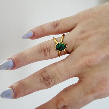 Emerald ring, Star ring, Adjustable bold ring, Adjustable Gold ring, Delicate and simple ring, chunky star ring, green gold ring, waterproof ring, hypoallergenic ring, untarnish ring, anti tarnish ring, anillo de estrellas, Water Resistant Jewelry, sun ring, sunshine ring, green Stone sun ring, sun green adjustable ring