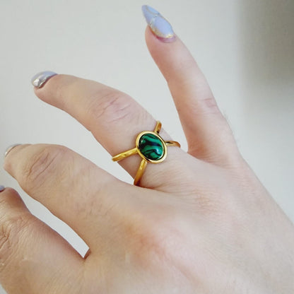 Emerald ring, Star ring, Adjustable bold ring, Adjustable Gold ring, Delicate and simple ring, chunky star ring, green gold ring, waterproof ring, hypoallergenic ring, untarnish ring, anti tarnish ring, anillo de estrellas, Water Resistant Jewelry, sun ring, sunshine ring, green Stone sun ring, sun green adjustable ring